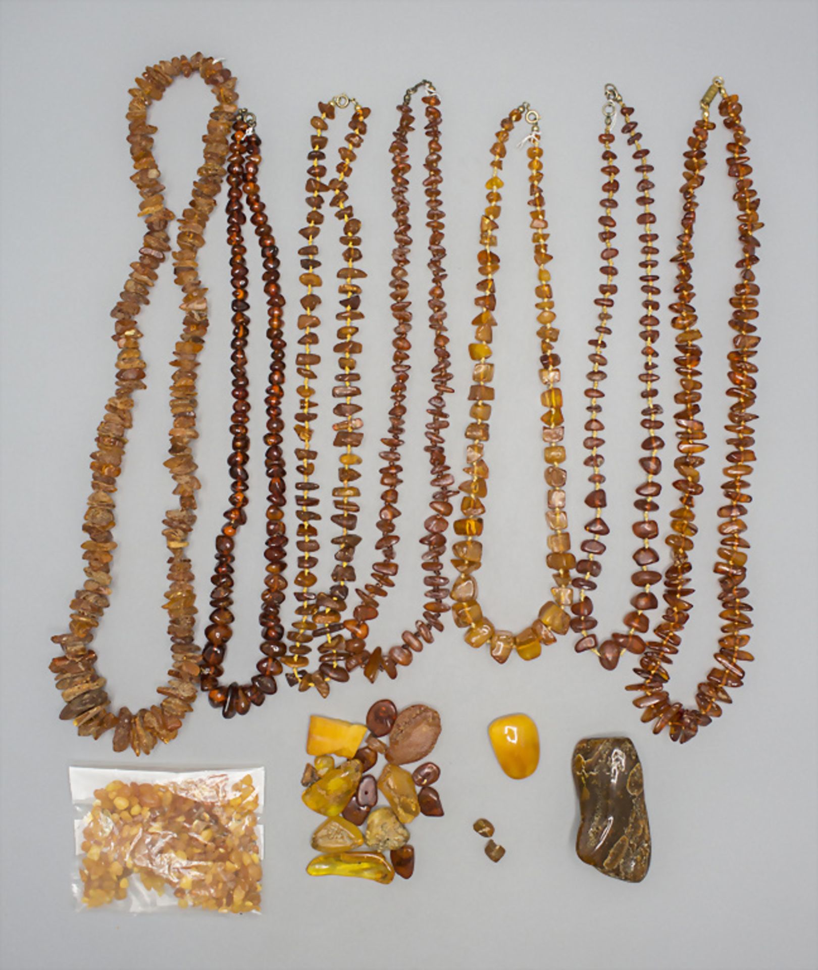 Konvolut Bernstein / A set of amber