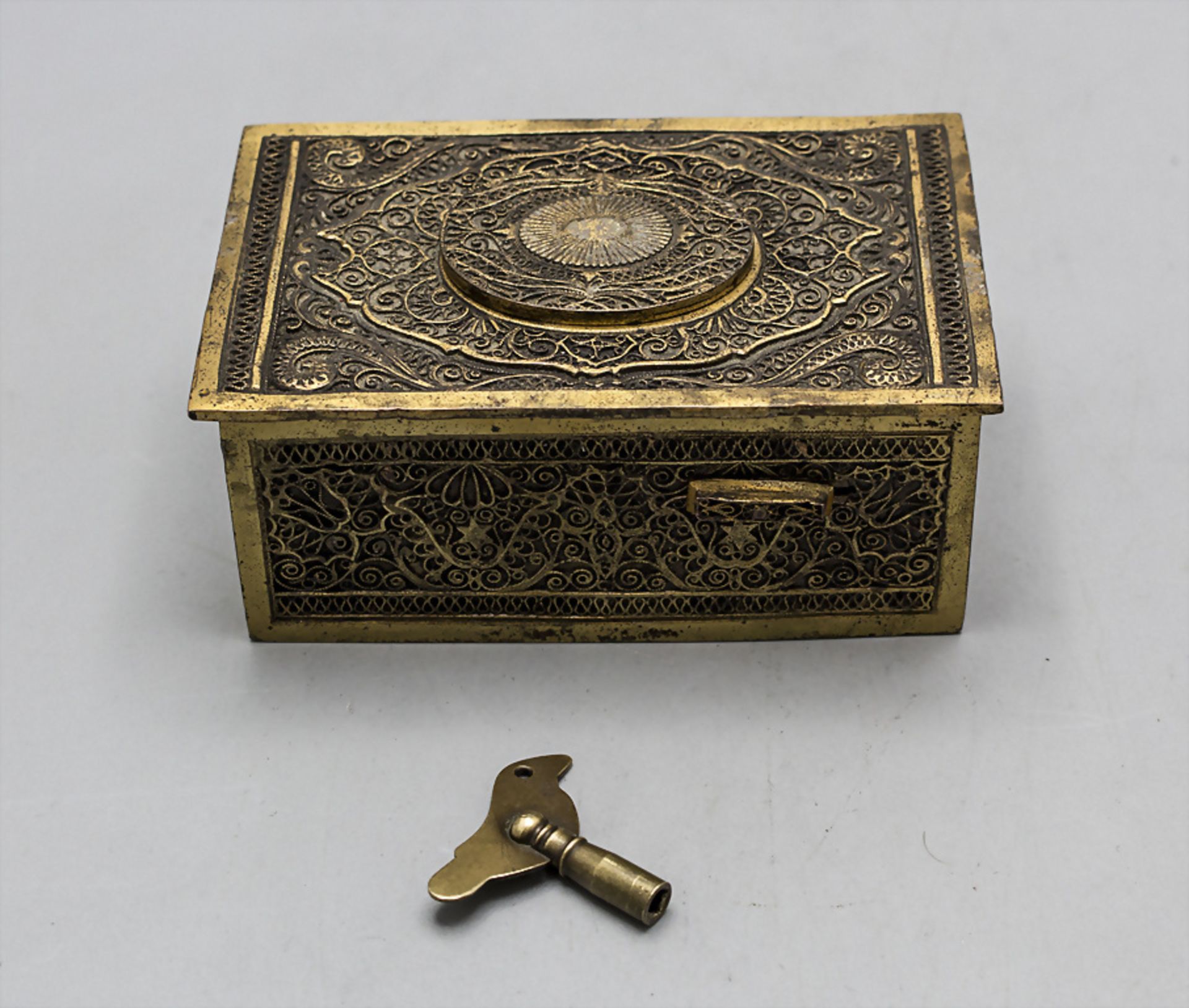 Spieluhr mit Singvogel / A mechanical bird musical box, Frankreich, um 1900
