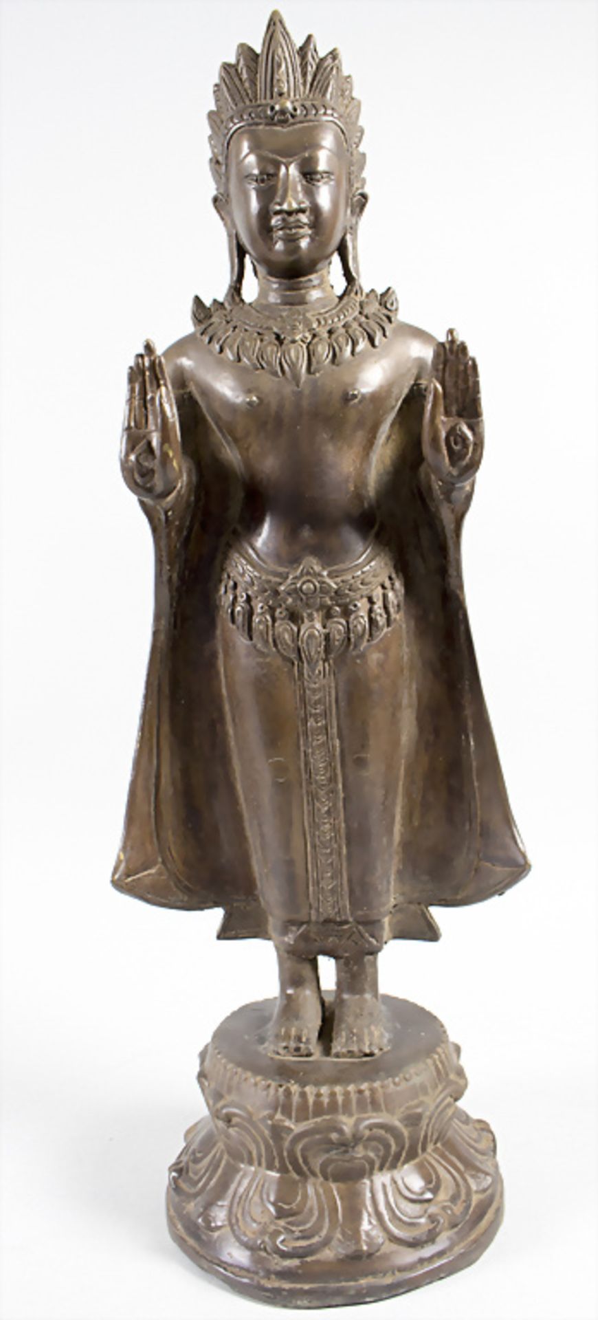 Stehender Buddha, Lopburi-Stil / A standing Buddha, Lopburi style, Thailand, um 1920