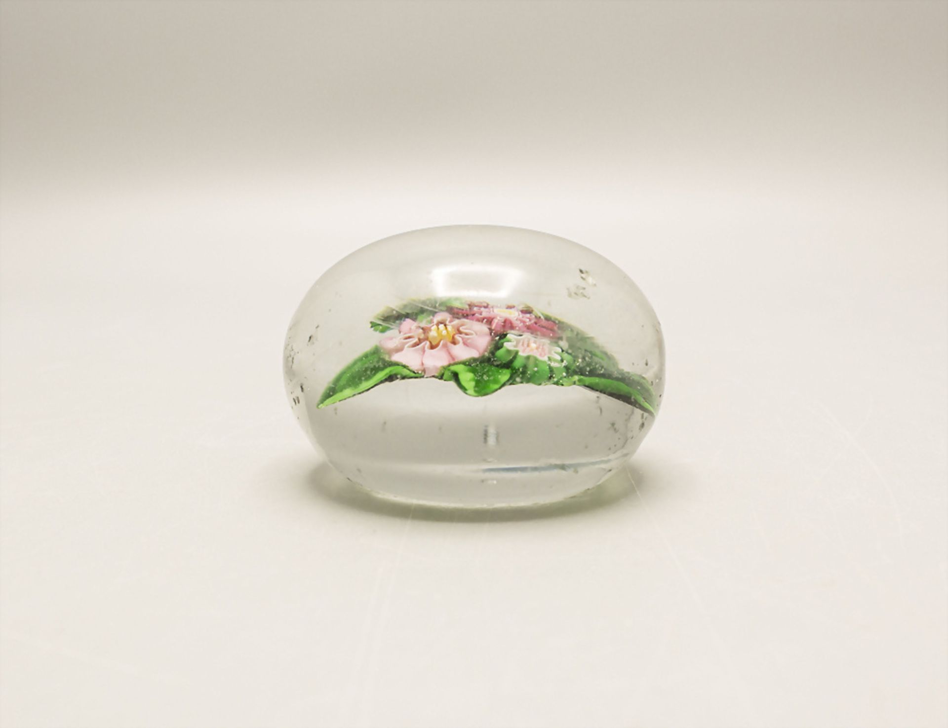 Kleiner Blumen Briefbeschwerer / A miniature flower paperweight, Baccarat, Frankreich, Mitte ... - Bild 3 aus 4