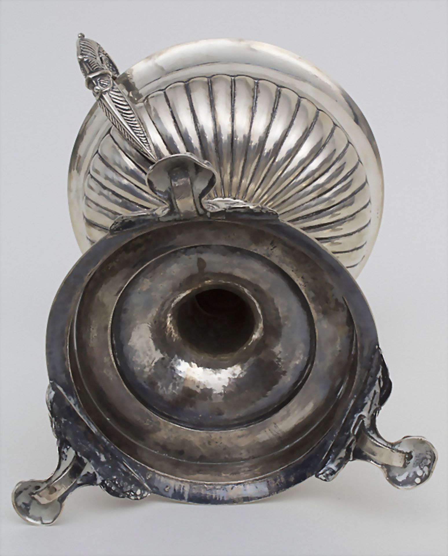 Bonboniere / A footed silver dish with cover, Orebro, Schweden, 1817 - Bild 6 aus 8