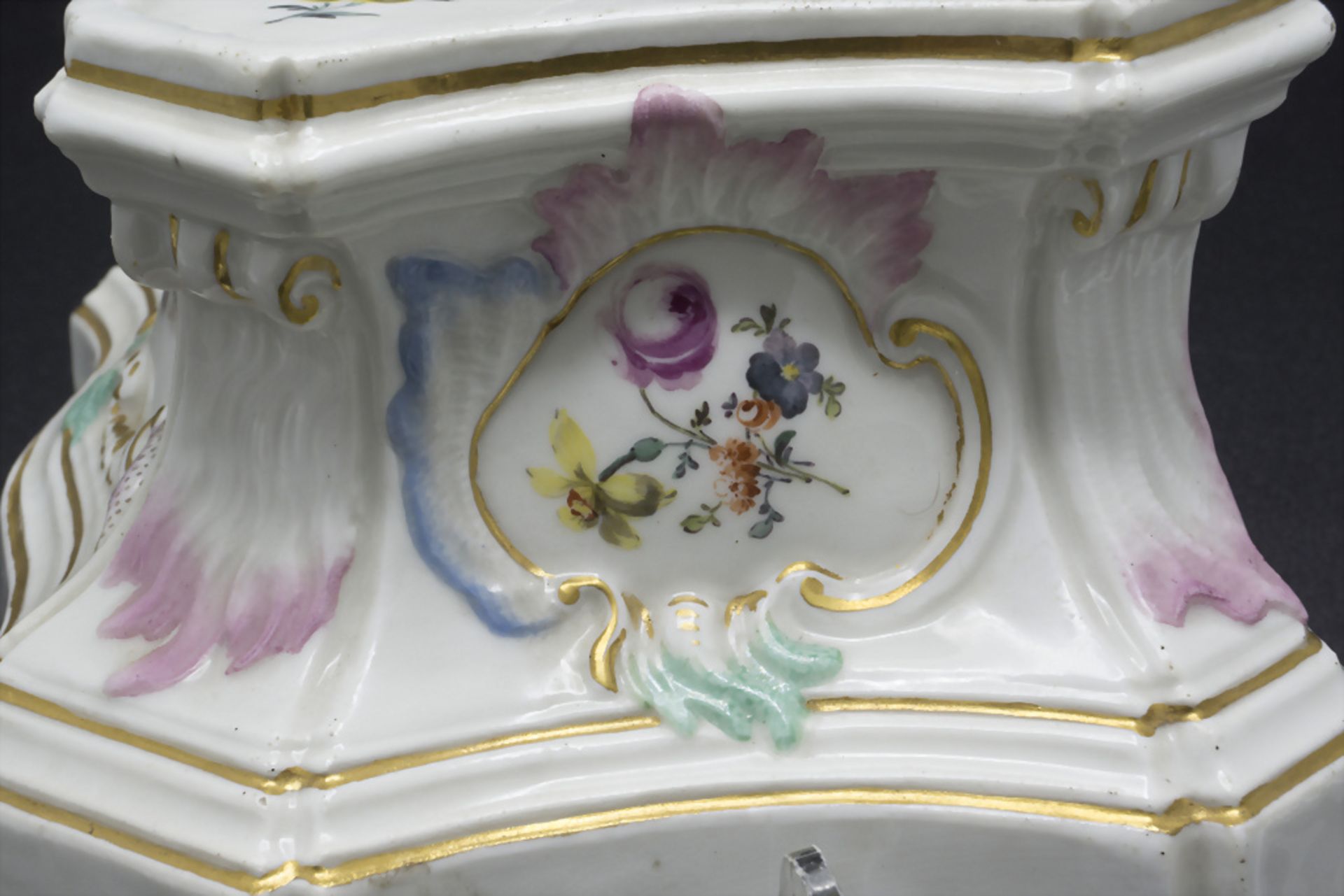 Postament mit Engeln / Sockel / A pedestral with angels, Meissen, um 1740 - Bild 8 aus 10