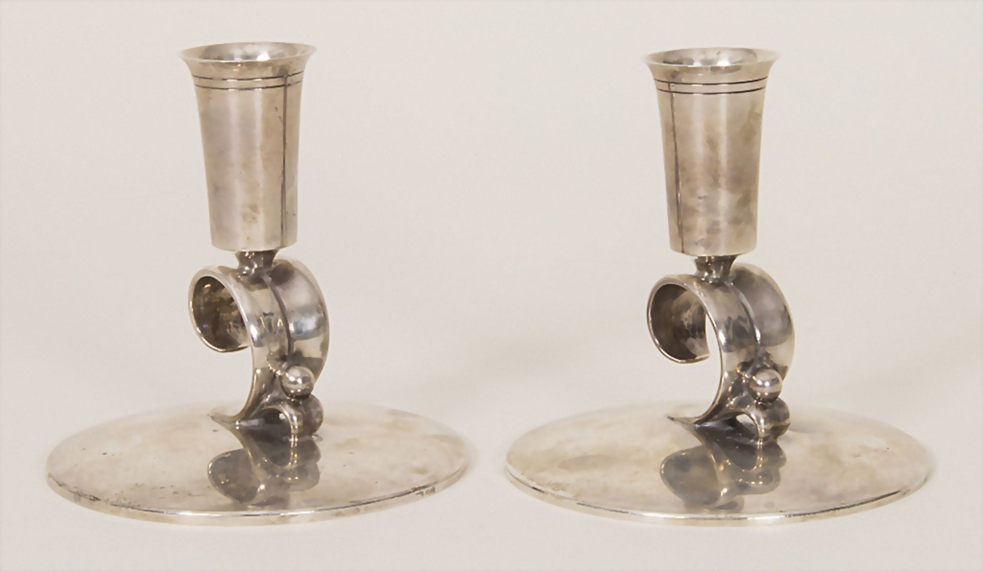 Paar Kerzenleuchter / A pair of silver candlesticks, Tiffany & Co., New York, 1956-1965 - Bild 2 aus 5