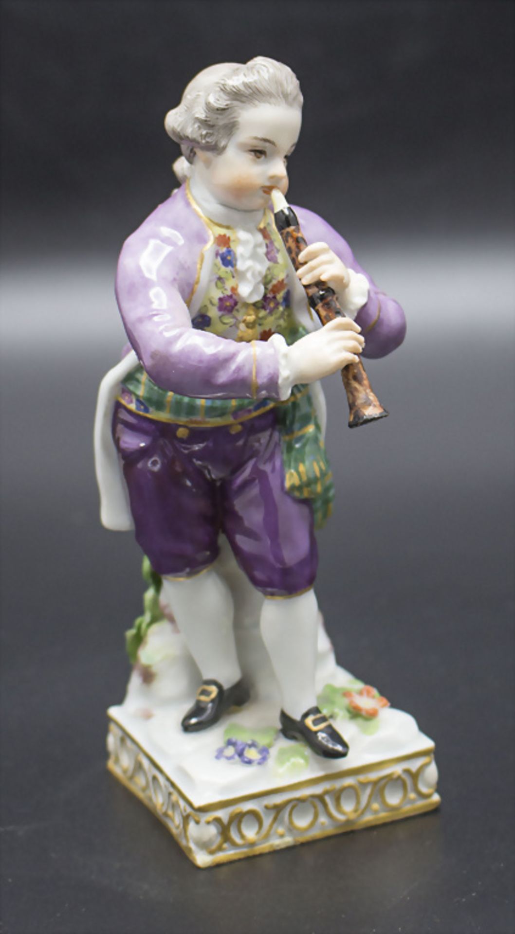 Porzellanfigur 'Oboist' / A porcelain figure of a oboe player, Victor Michel Acier, Meissen, ... - Bild 5 aus 6