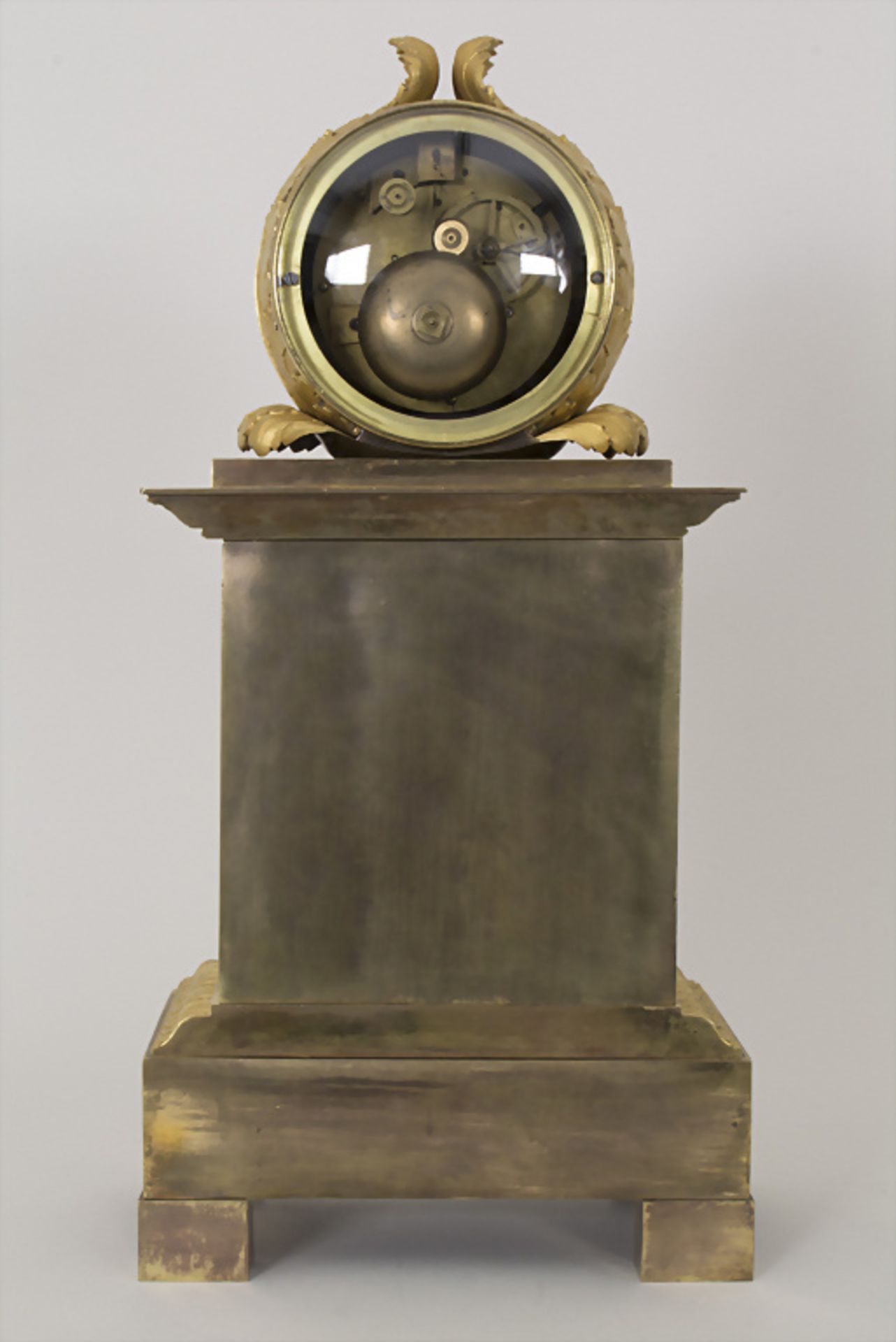 Empire Pendule 'Die Künste' / An Empire clock 'The fine arts', Paris, um 1800 - Image 4 of 11