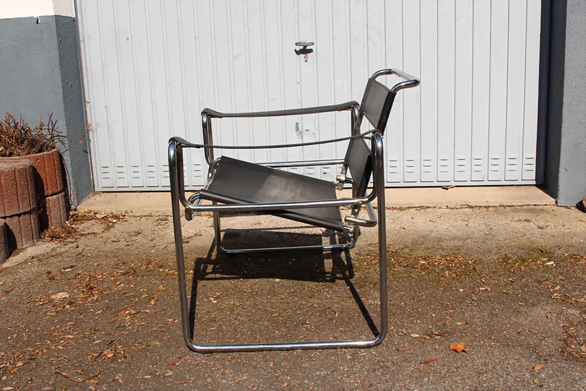 (1/3) Armlehnstuhl im Stil des 'Wassily-Chair' von Marcel Breuer, Bauhausklassiker / A chair ... - Bild 2 aus 10