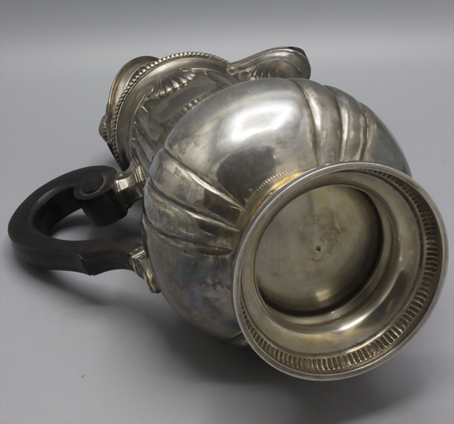 Große Kaffeekanne / A large silver coffee pot, Gombert & Bibollet, Paris, 1913-1924 - Bild 4 aus 6