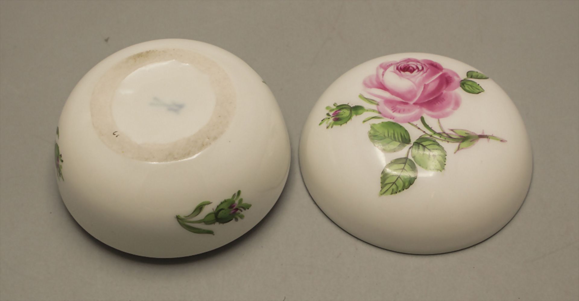 Deckeldose mit Rose / A lidded box with a rose, Meissen, Anfang 20. Jh. - Image 3 of 3