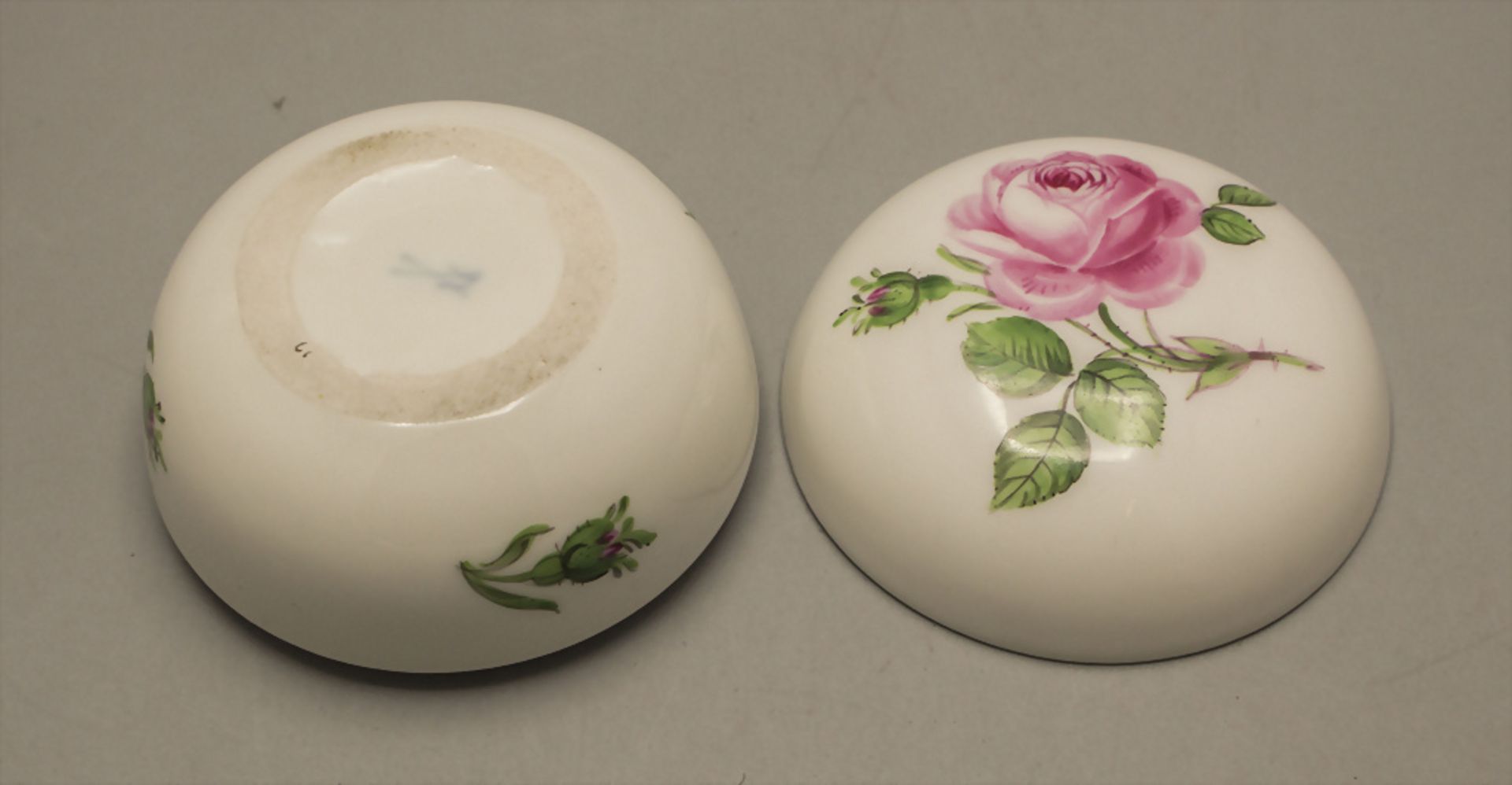 Deckeldose mit Rose / A lidded box with a rose, Meissen, Anfang 20. Jh. - Bild 3 aus 3