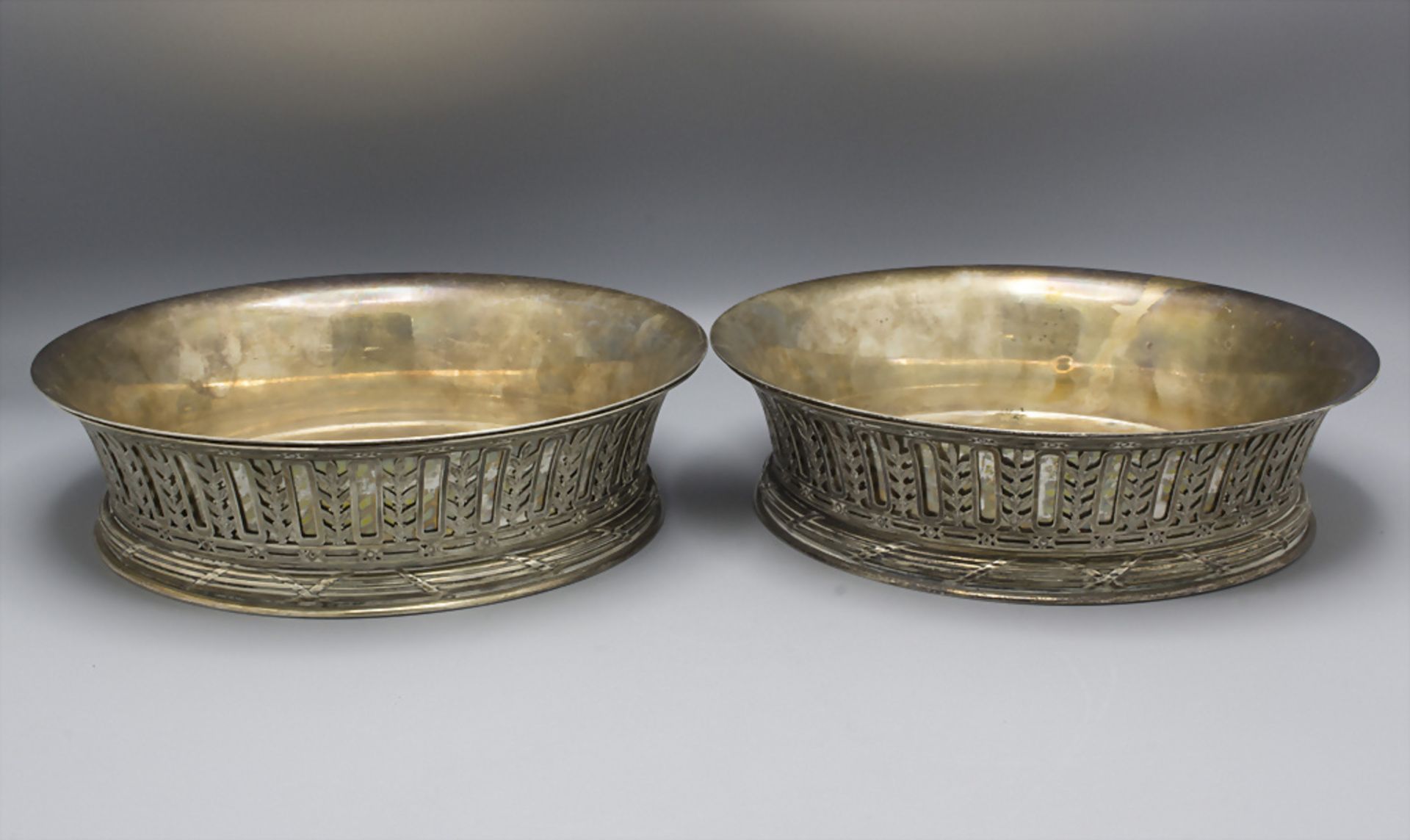 Paar Silberschalen / A pair of silver bowls, Paris, um 1900