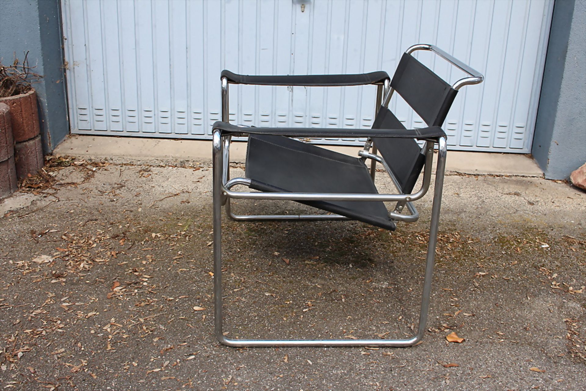 (3/3) Armlehnstuhl im Stil des 'Wassily-Chair' von Marcel Breuer, Bauhausklassiker / A chair ... - Bild 2 aus 10