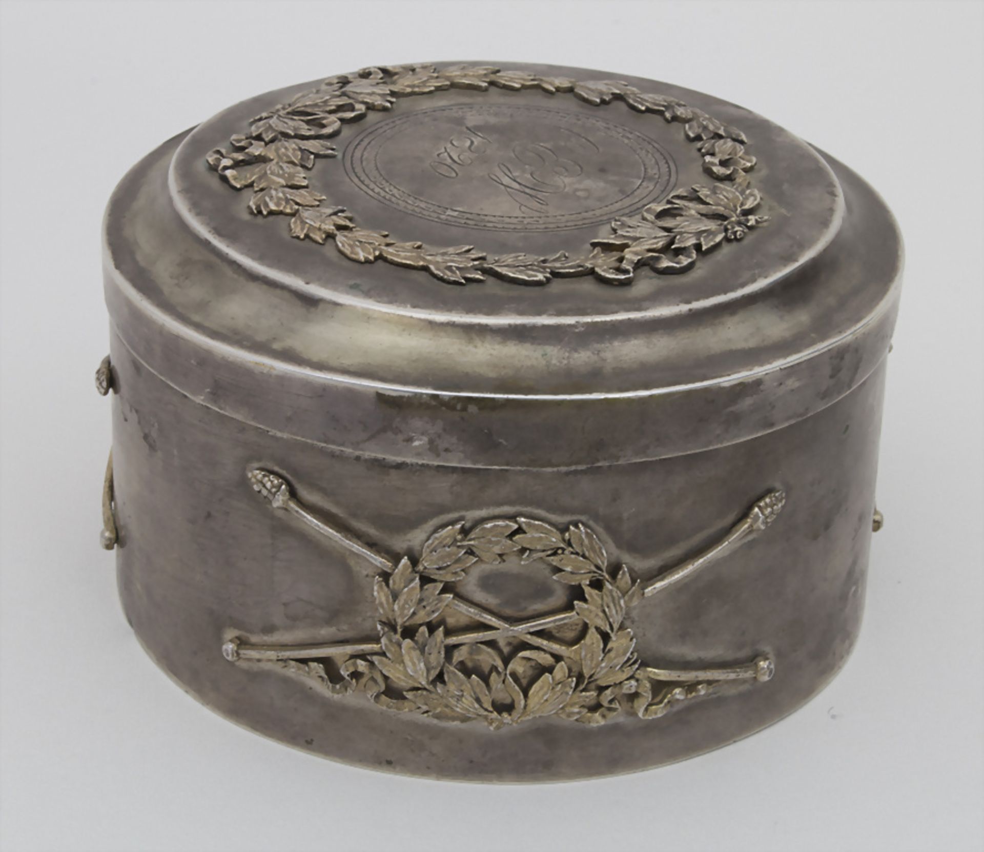 Empire Deckeldose / A lidded Empire silver box, Johann Valentin Jentha, Breslau/Wroclaw, um 1810 - Bild 2 aus 10