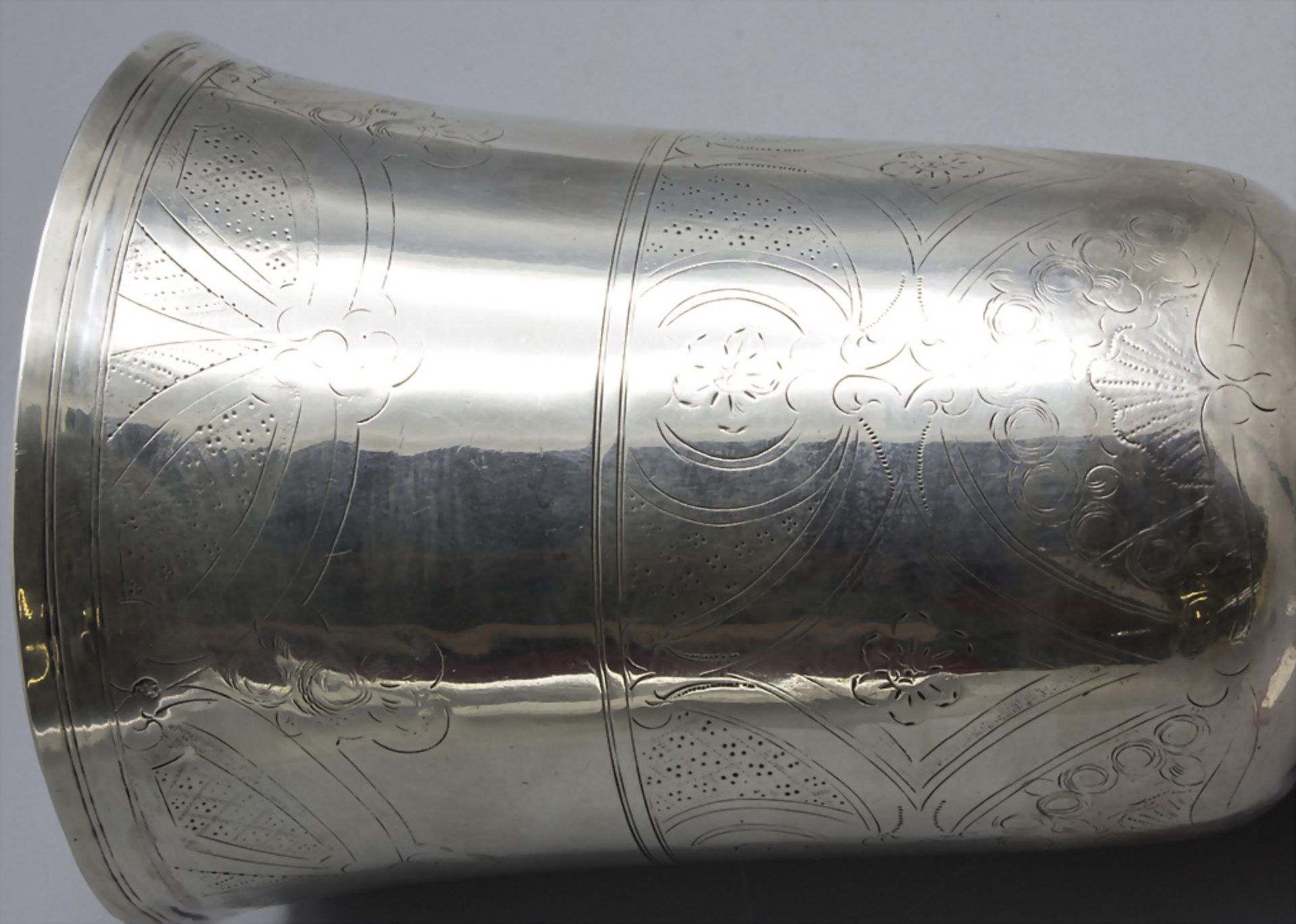 Großer Becher / A large silver beaker / A goblet, Claude Antoine Maillet, Paris, 1789 - Bild 5 aus 8