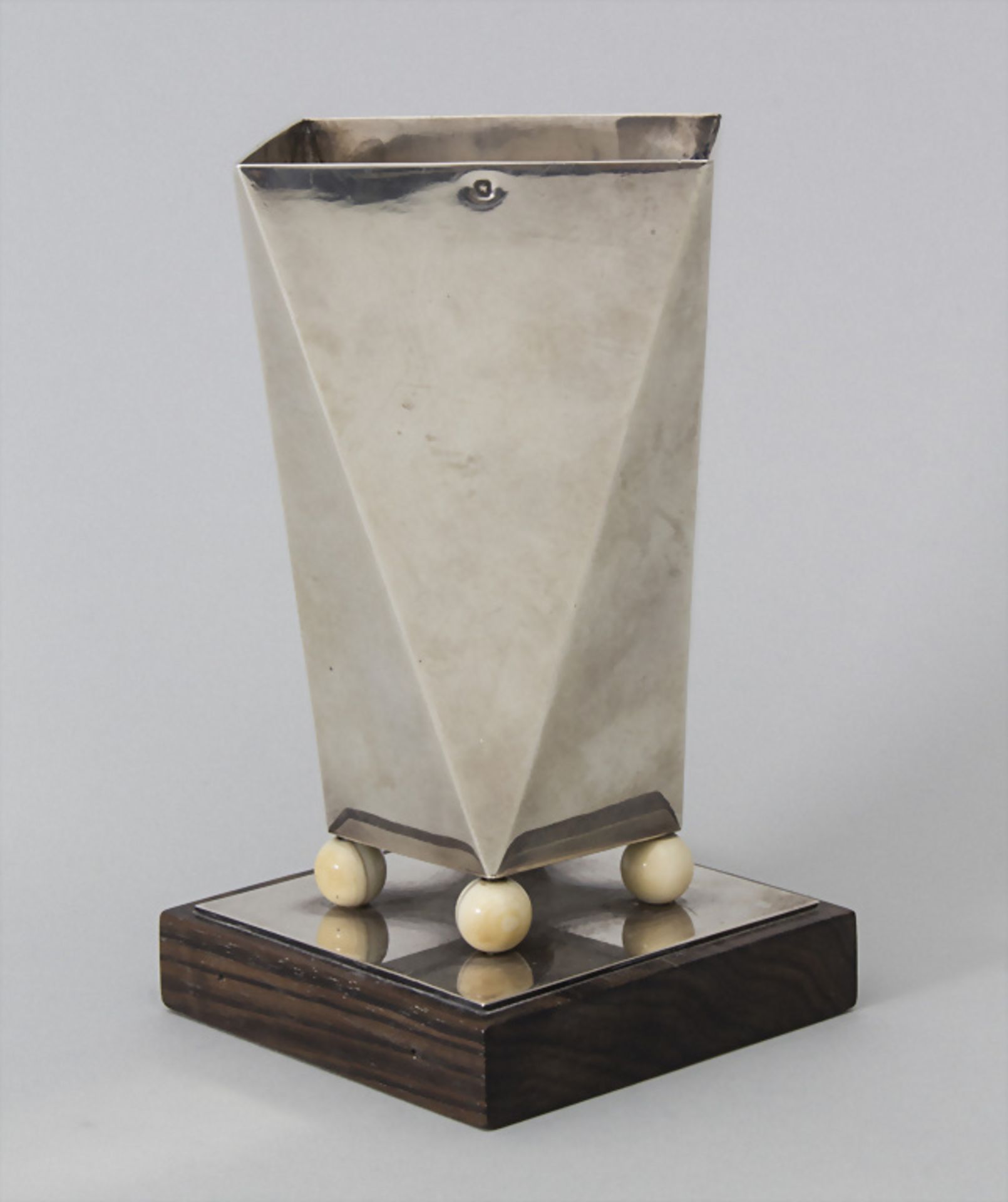 Art Déco Vase / An Art Deco silver vase, Auguste Leroy & Cie., Paris, um 1925 - Bild 2 aus 5