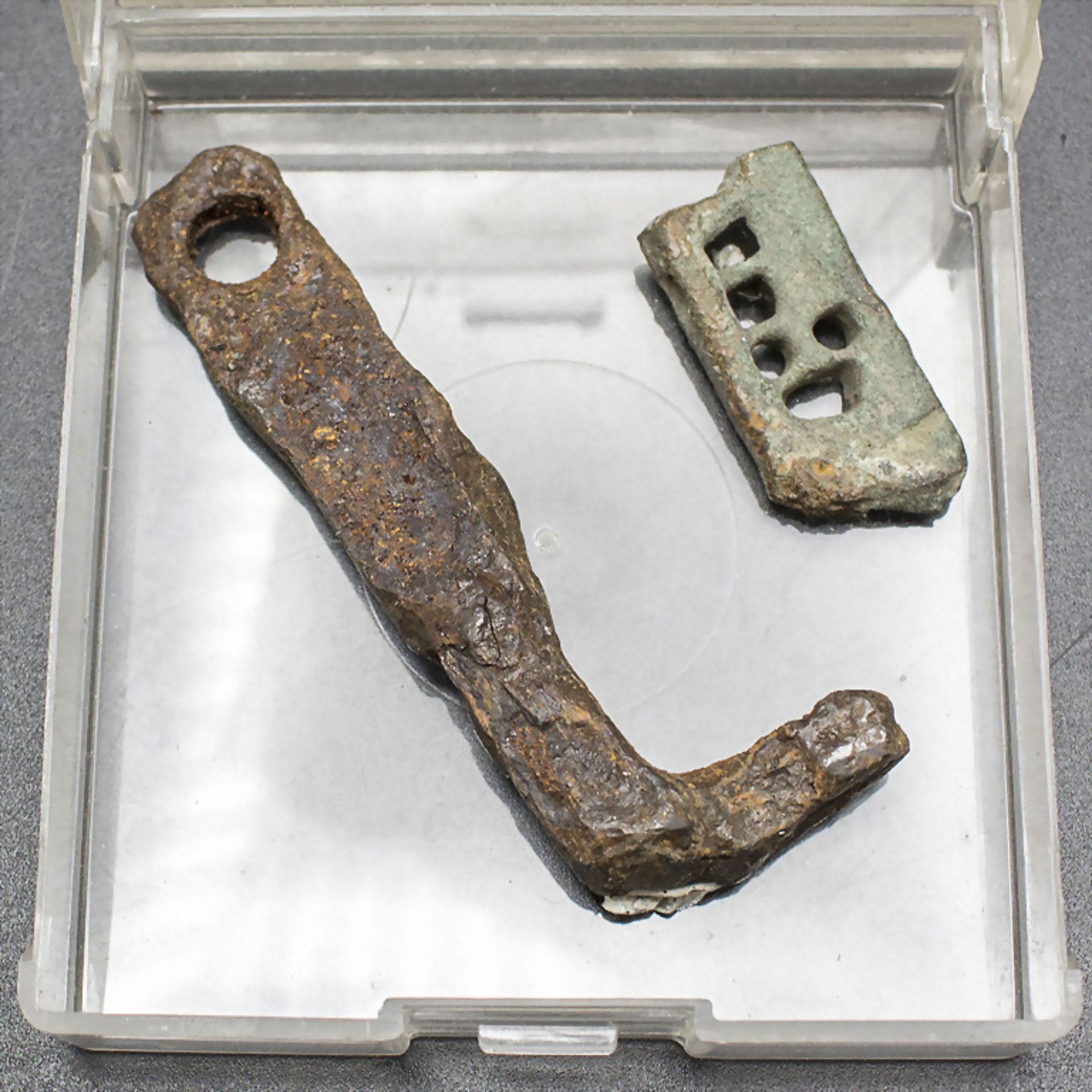 Römischer Schubriegelschlüssel mit Schubriegel / A Roman drawer key with drawer bolt