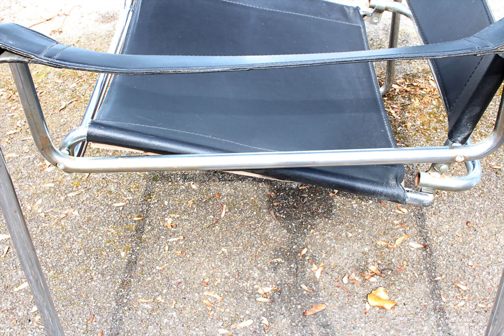 (2/3) Armlehnstuhl im Stil des 'Wassily-Chair' von Marcel Breuer, Bauhausklassiker / A chair ... - Bild 9 aus 10