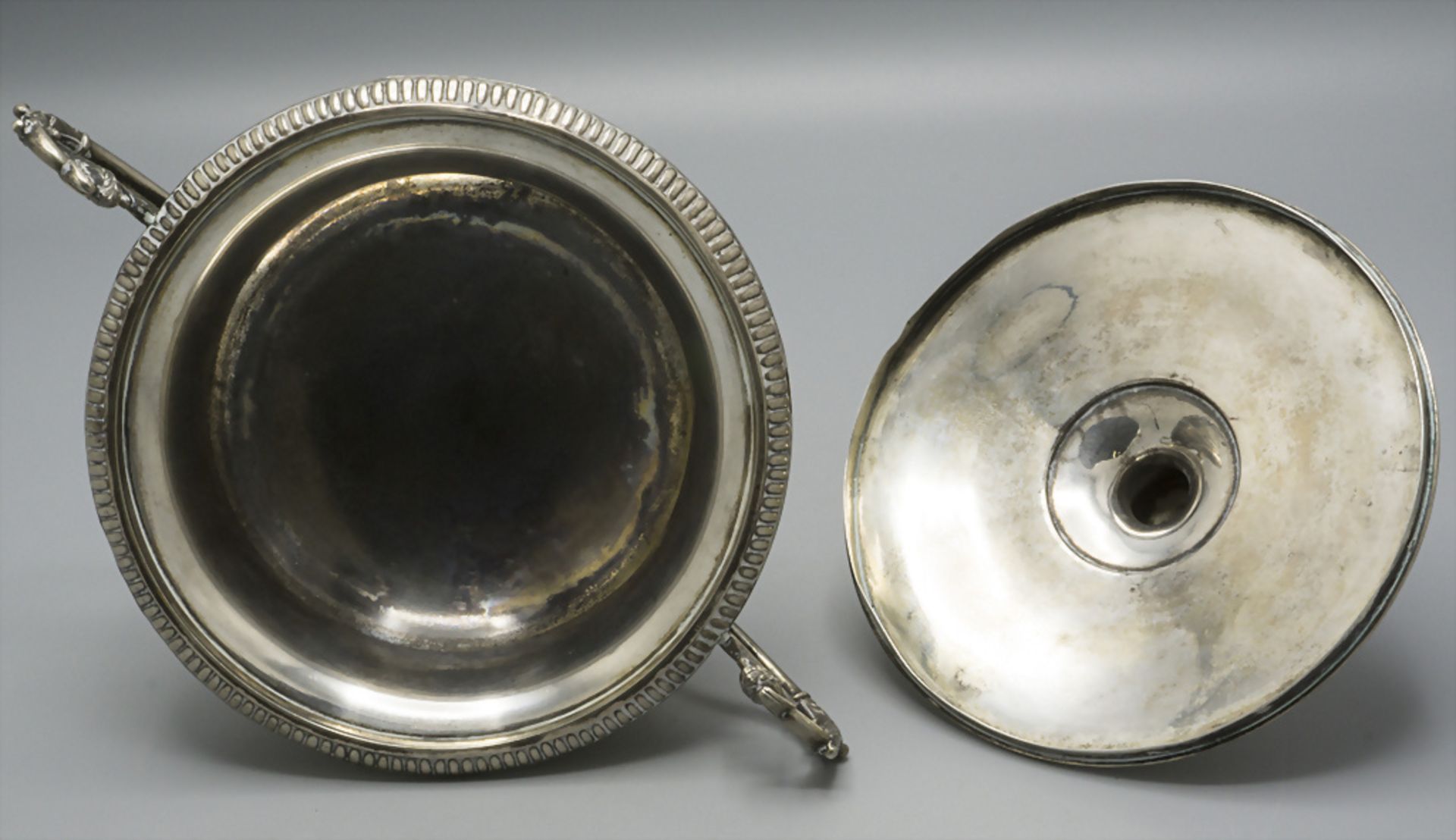 Empire Deckeldose / An Empire lidded silver bowl, um 1800 - Bild 3 aus 5