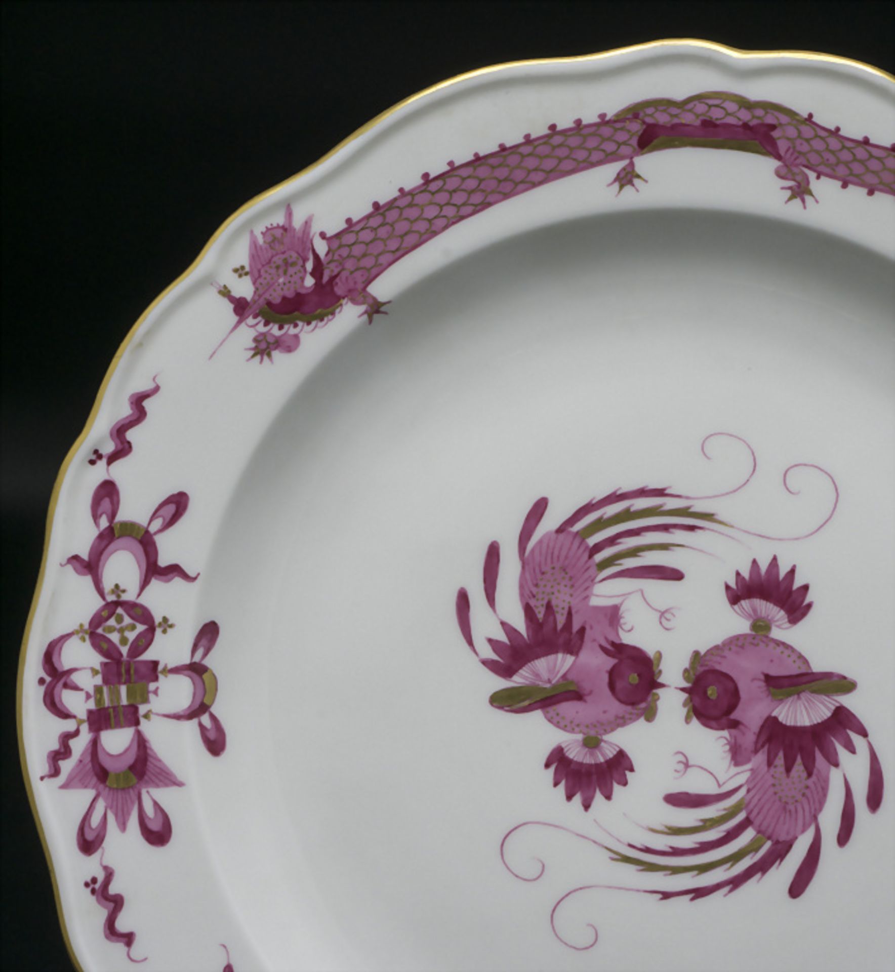 Teller 'Reicher Drache in Purpur' / A plate 'Rich Dragon in purple', Meissen, um 1860 - Bild 2 aus 4