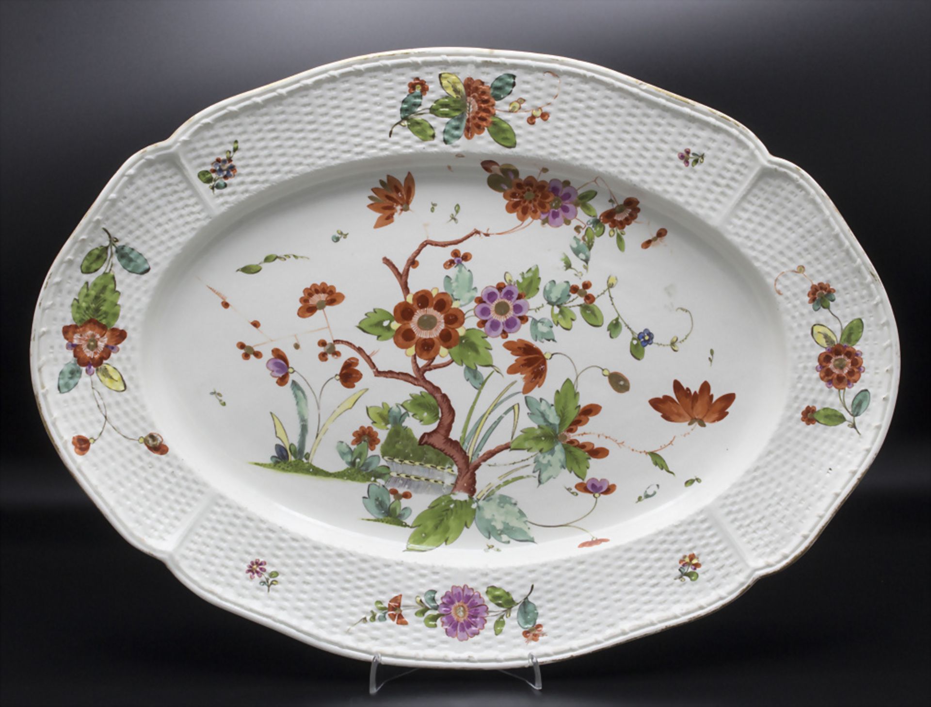 Große Platte mit Kakiemon-Dekor / A large plate with Kakiemon pattern, Frankenthal, um 1756-1759