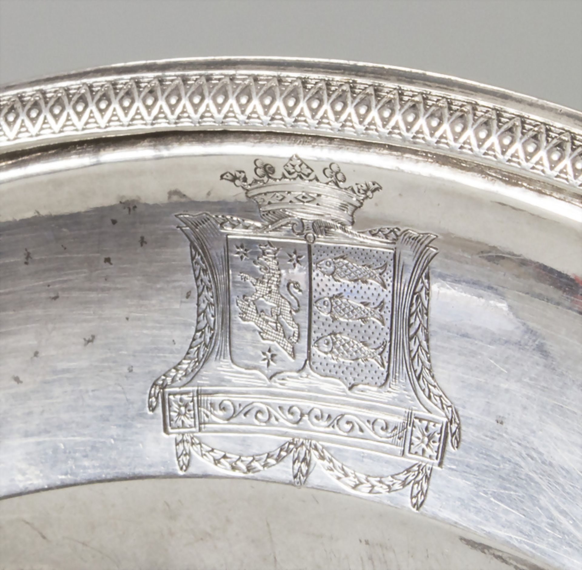 Legumier auf Présentoir / Wöchnerinnenschüssel / Ecuelle / A silver tureen, Picque veuve ... - Bild 3 aus 9