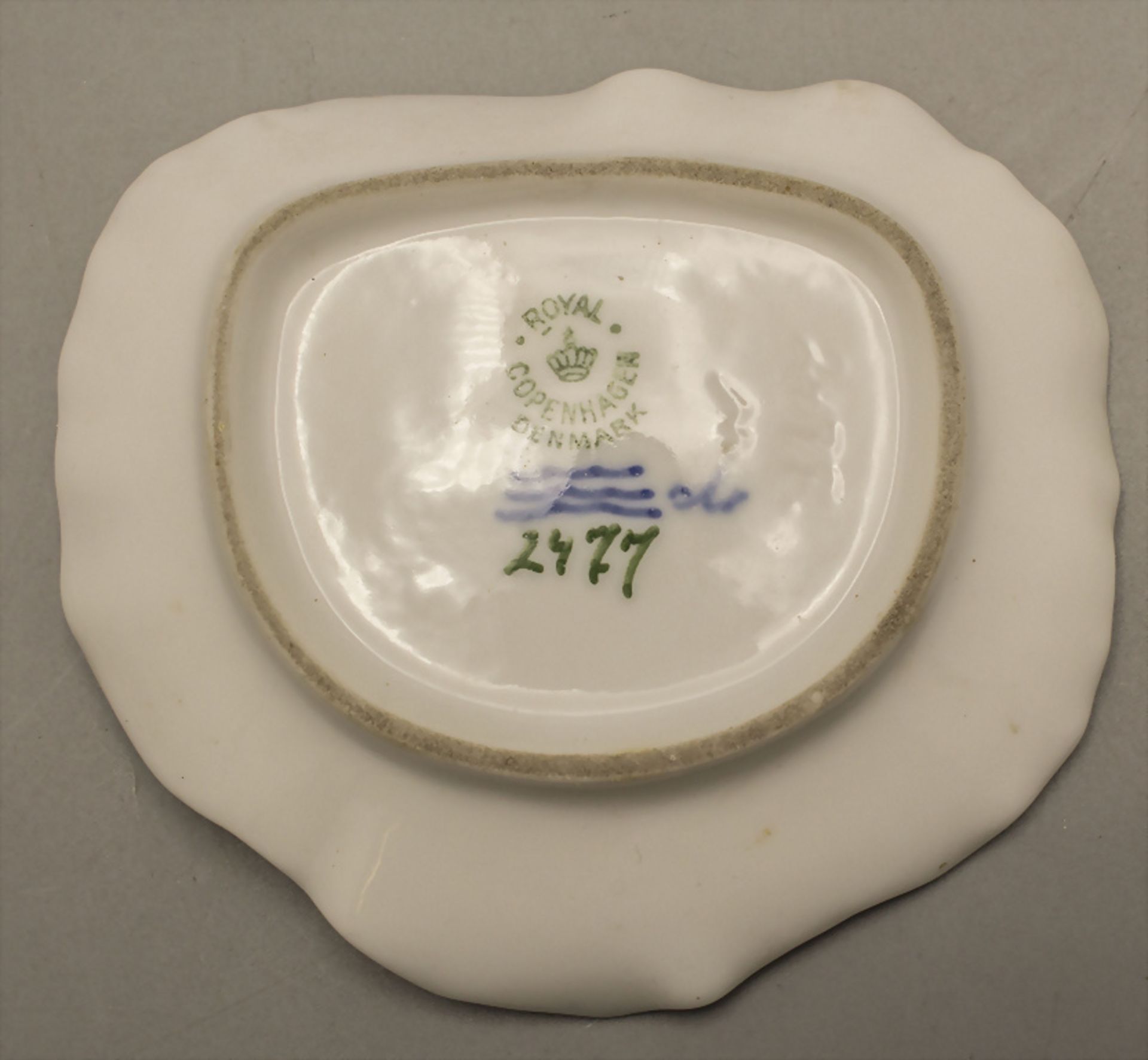 Zierschälchen mit Frosch / A frog on a lily pad dish, Royal Copenhagen, 1951 - Bild 2 aus 4