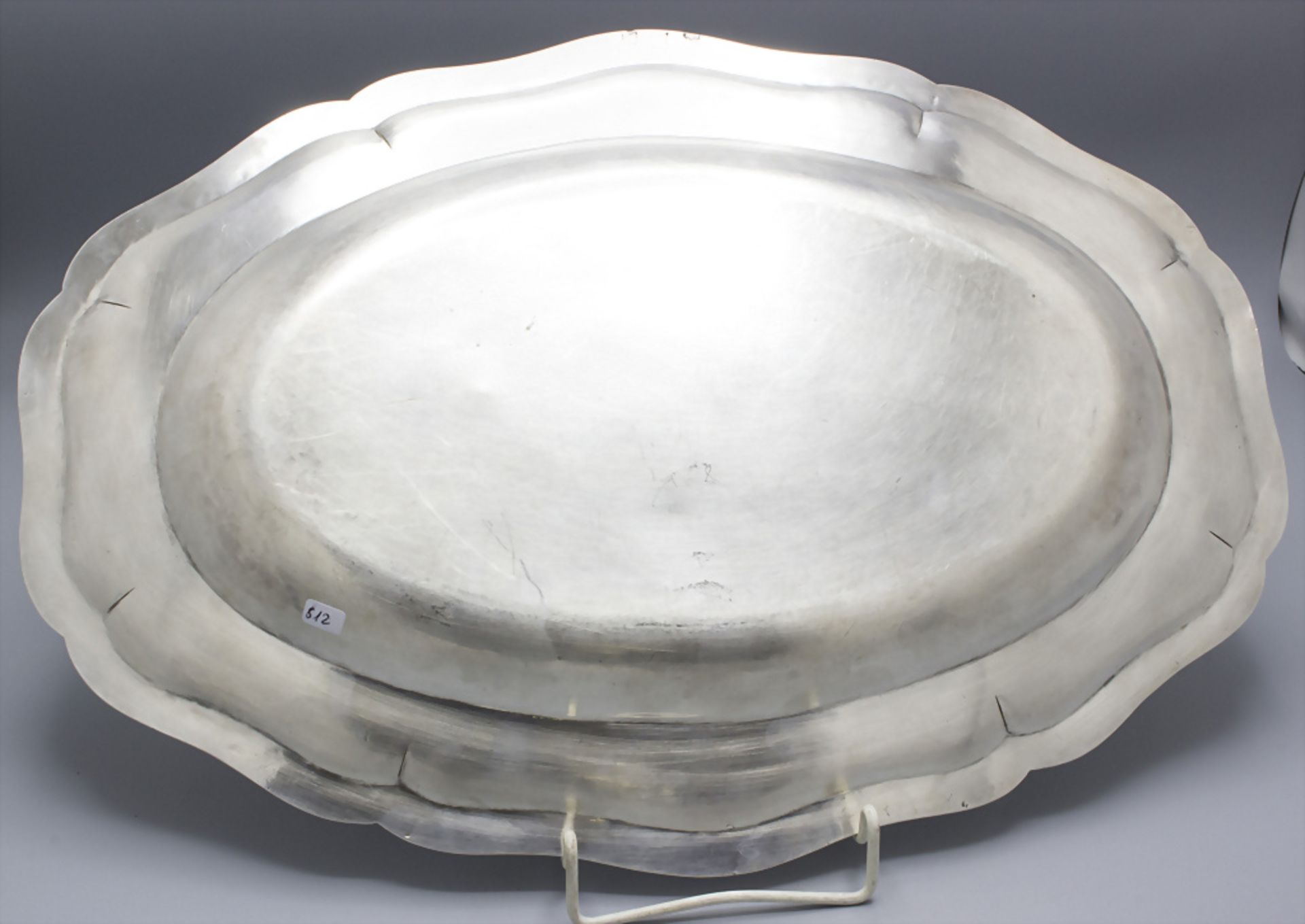 Ovale Platte / An oval silver tray, Alexis Dany, Paris, 1784 - Bild 3 aus 5