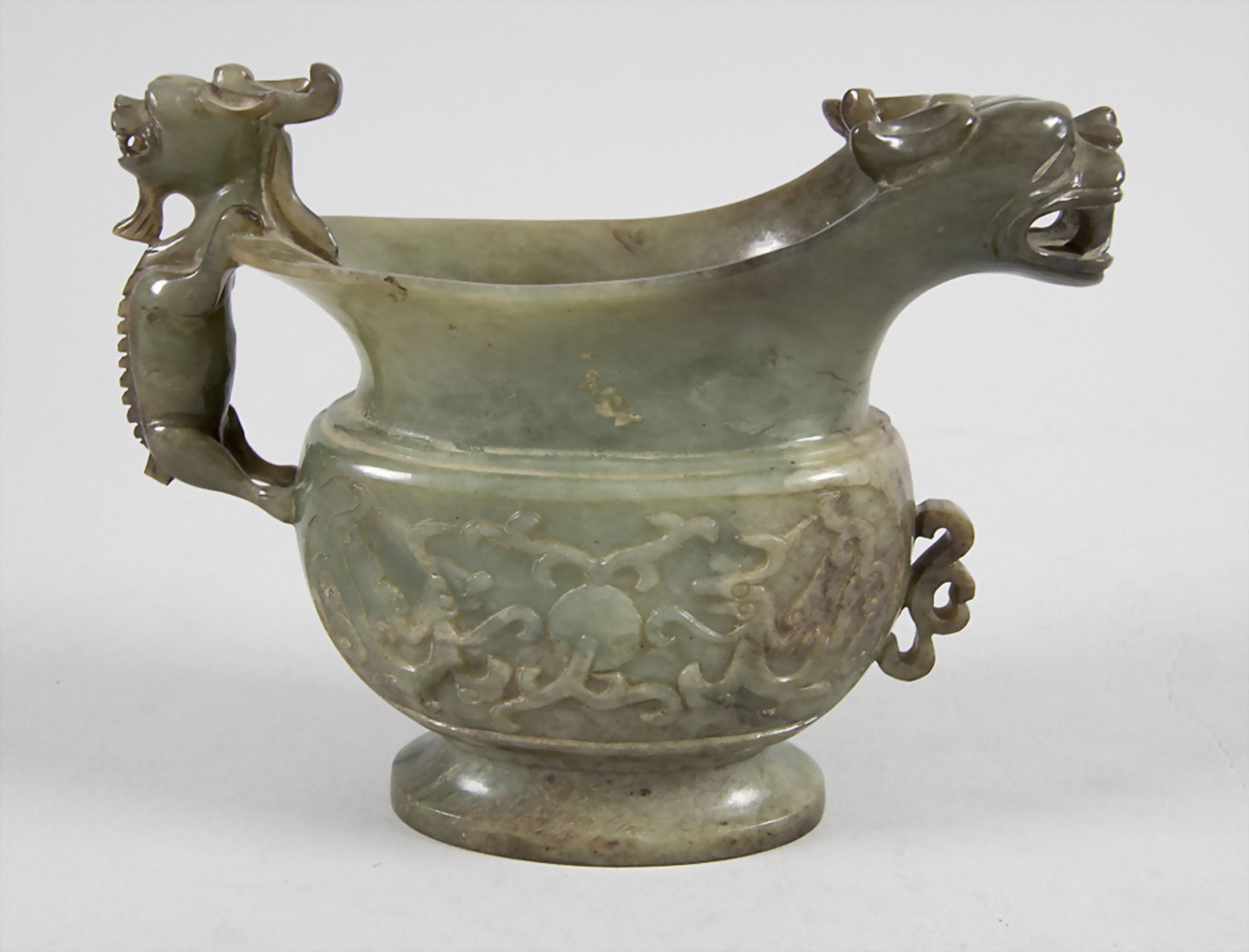 Jade-Ritualgefäß / A jade ritual vessel, China, um 1900