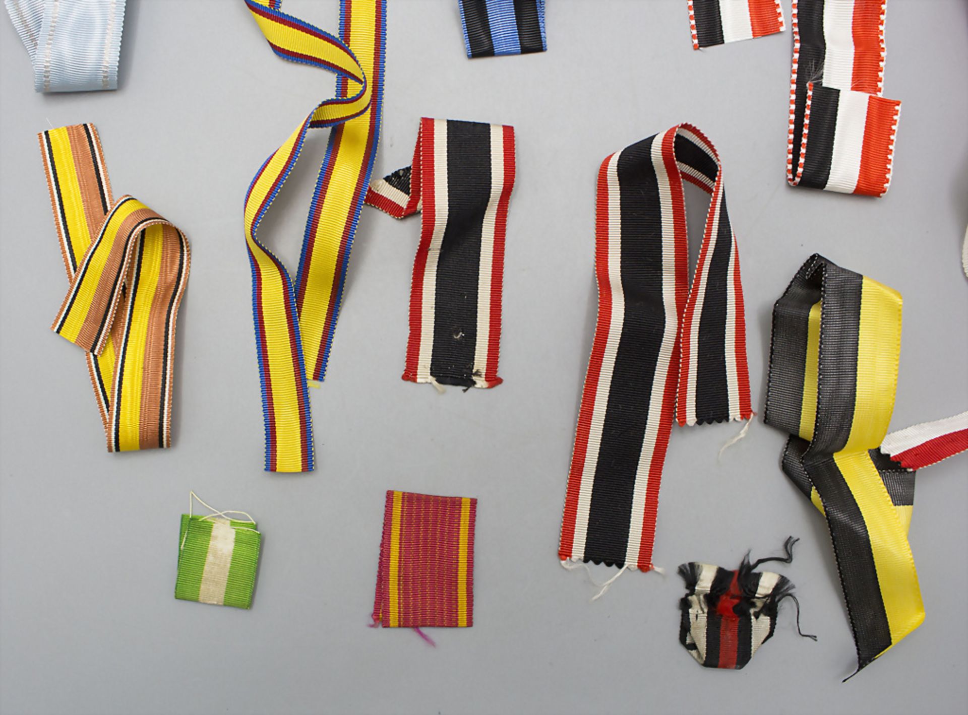 Sammlung Bänder für Orden und Ehrenzeichen / A collection of ribbons for medals and decorations - Image 2 of 2
