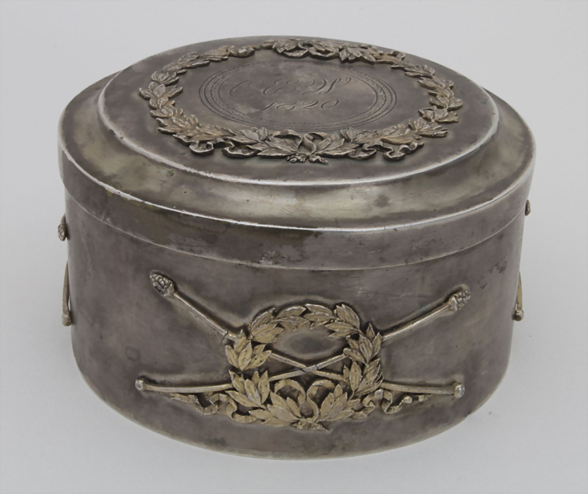 Empire Deckeldose / A lidded Empire silver box, Johann Valentin Jentha, Breslau/Wroclaw, um 1810