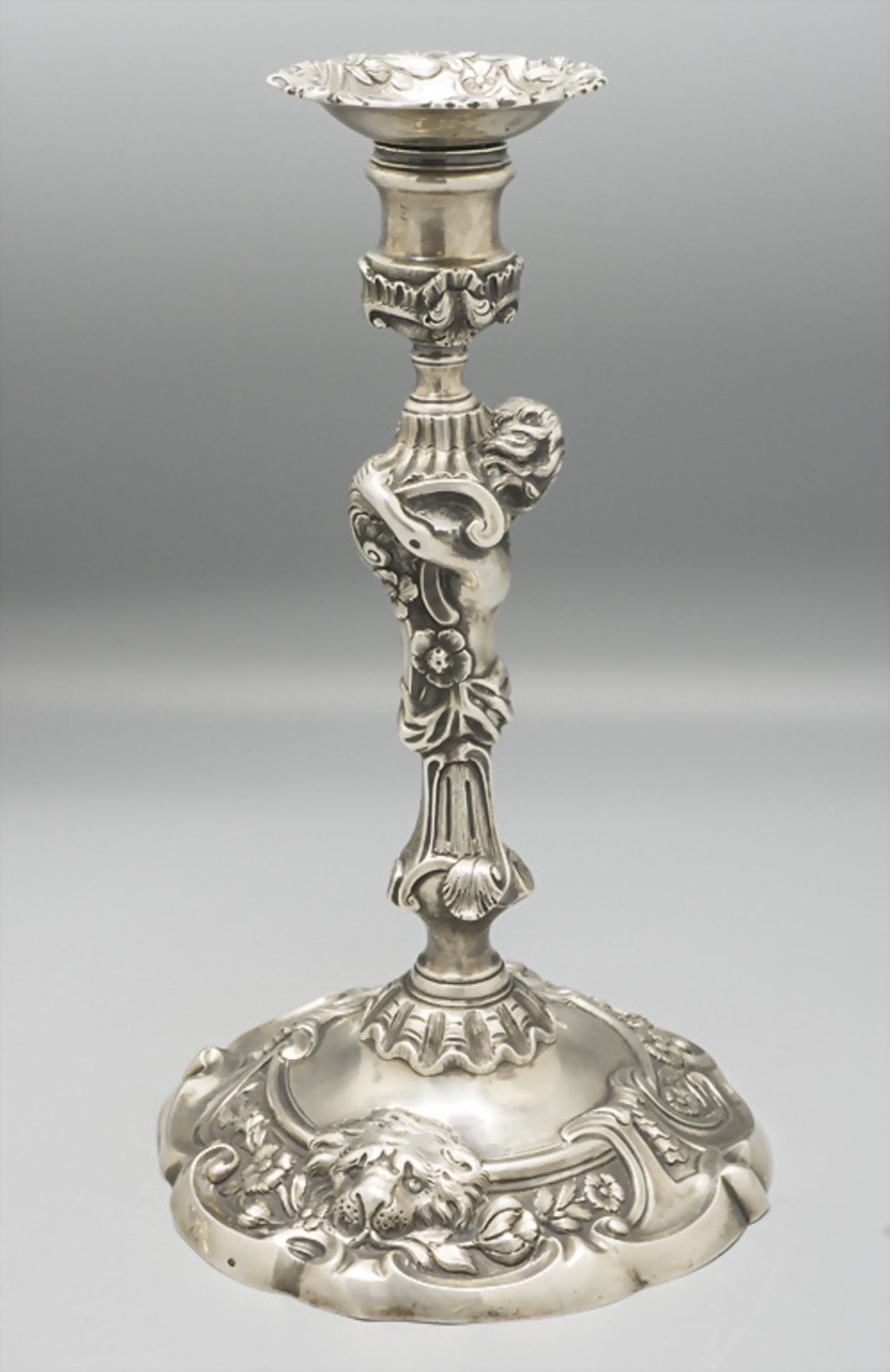 Paar Rokoko Silber Kerzenleuchter / A pair of Rococo silver candlesticks, John Cafe, London, 1749 - Image 3 of 27