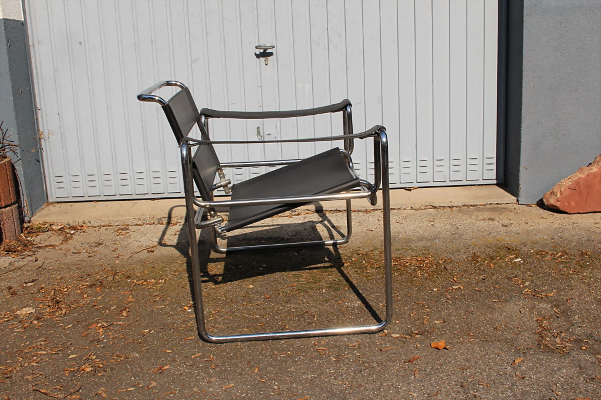 (1/3) Armlehnstuhl im Stil des 'Wassily-Chair' von Marcel Breuer, Bauhausklassiker / A chair ... - Bild 4 aus 10