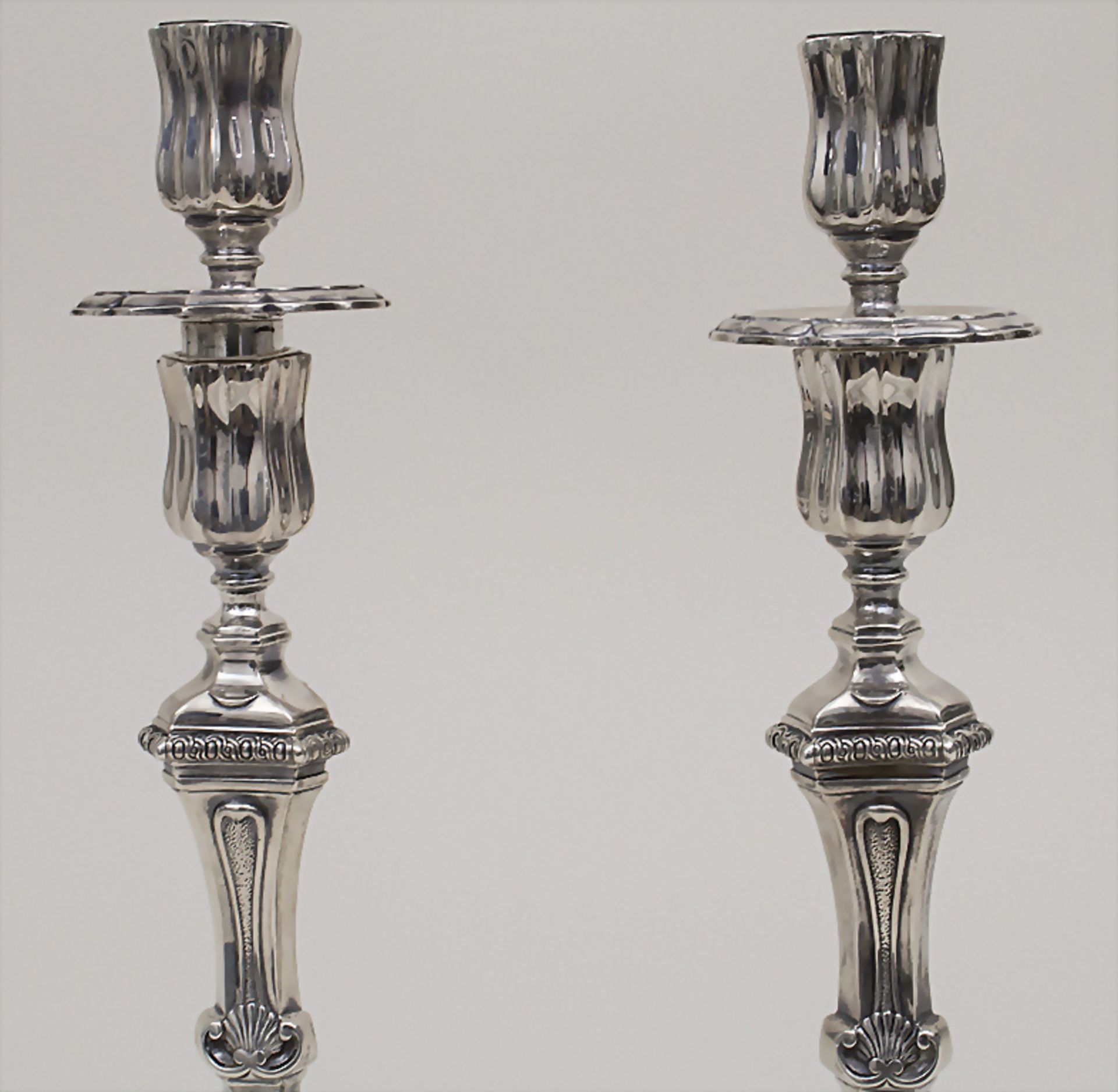 Paar Kerzenleuchter / A pair of silver candlesticks, Frankreich, um 1900 - Bild 2 aus 5