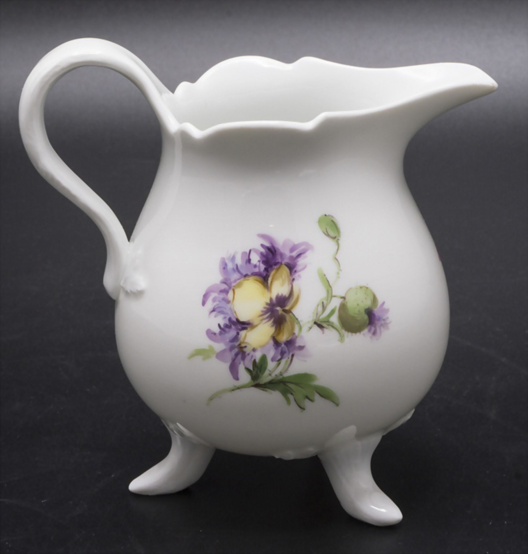 Milchkännchen mit Blumenmalerei / A creamer with flowers, Meissen, um 1860 - Image 3 of 8