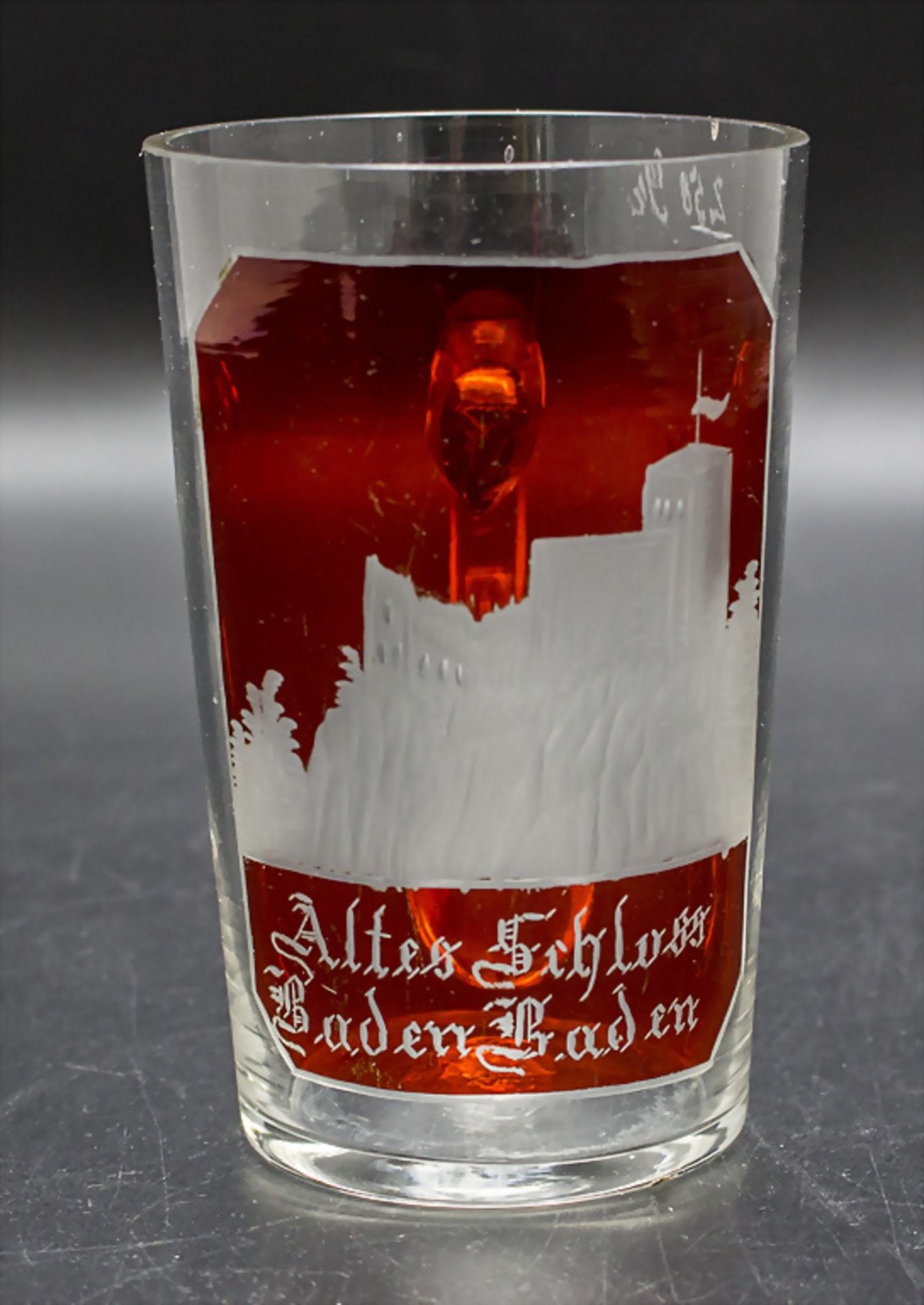 'Bäderglas', Ansichtenhenkelbecher mit Baden-Badener Schloss / A handled view mug with castle ...
