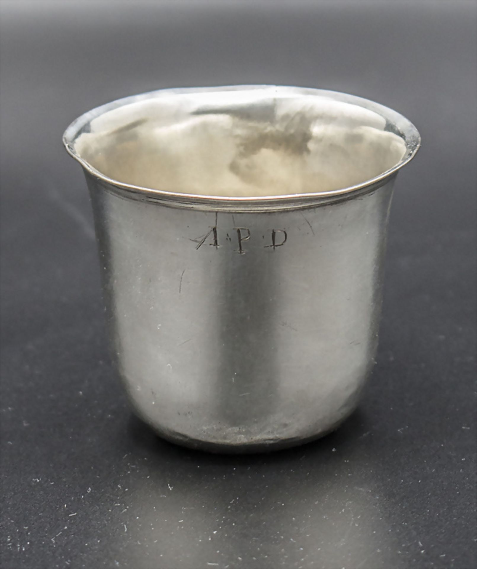 Faustbecher / A silver beaker / Une timbale en argent, Frankreich, Provinz, 1798-1809