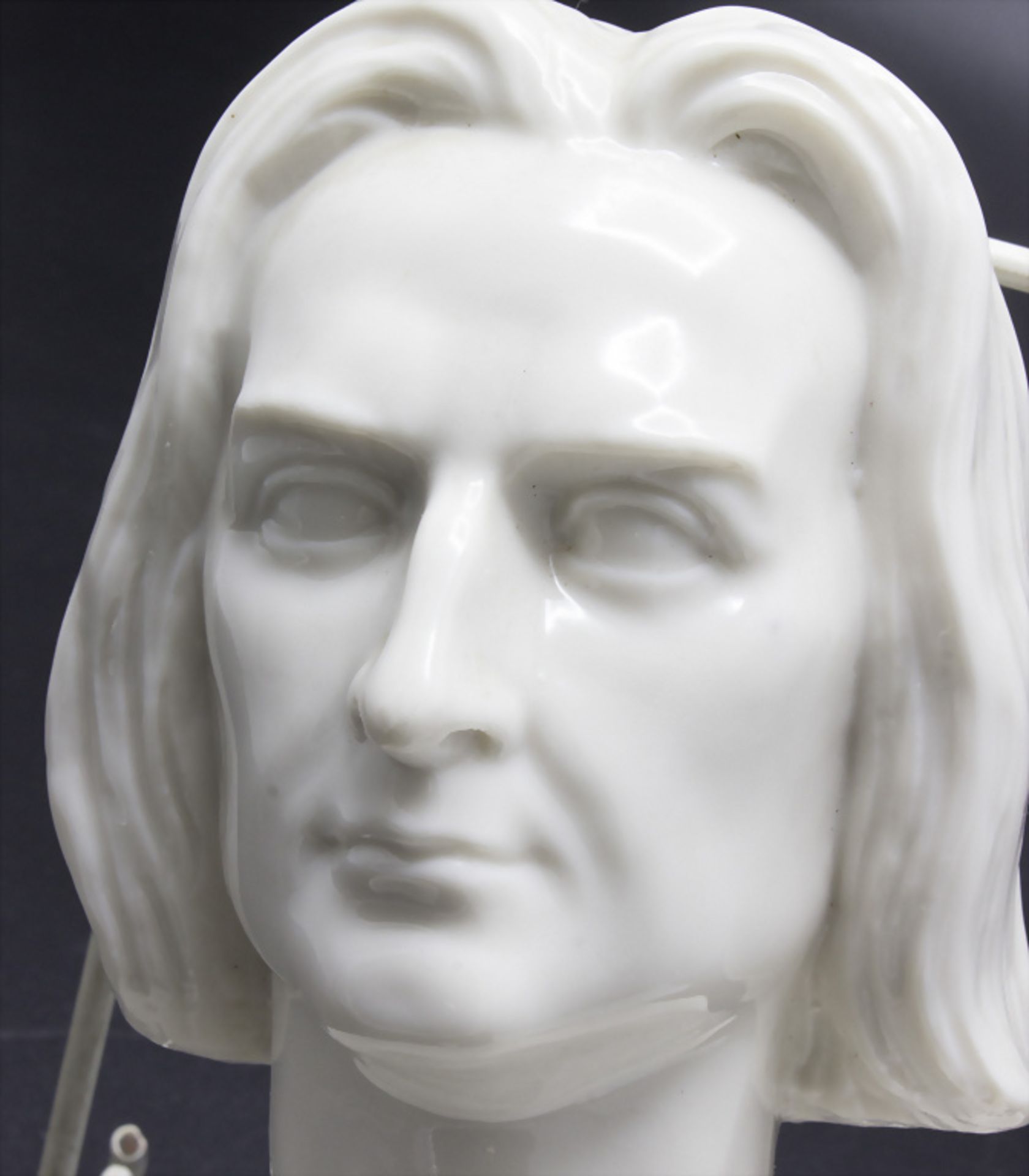 Büste 'Franz Liszt' / A bust of 'Franz Liszt', Dressel, Kister & Co., Passau, Anfang 20. Jh. - Image 5 of 5