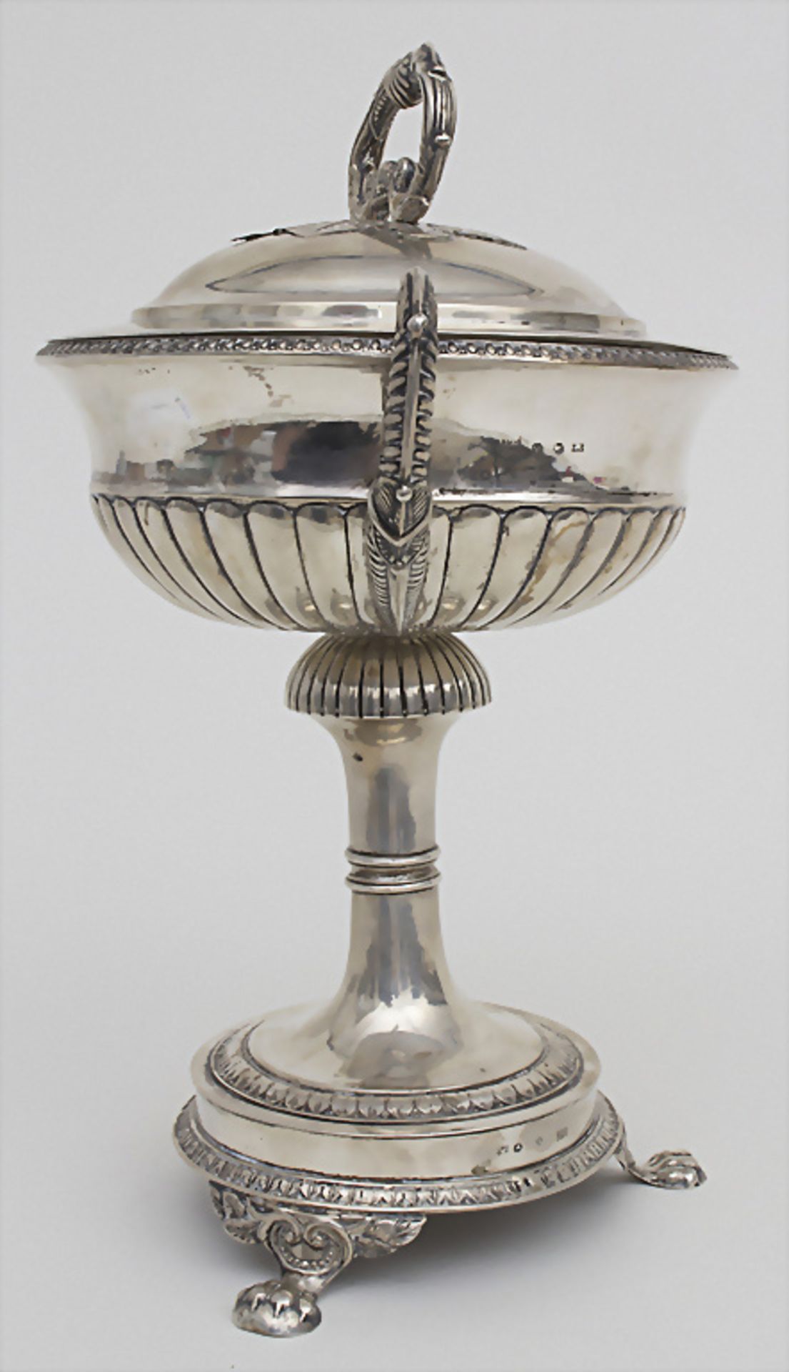 Bonboniere / A footed silver dish with cover, Orebro, Schweden, 1817 - Bild 4 aus 8
