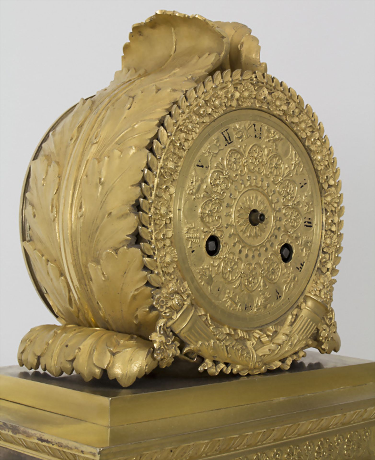 Empire Pendule 'Die Künste' / An Empire clock 'The fine arts', Paris, um 1800 - Image 9 of 11