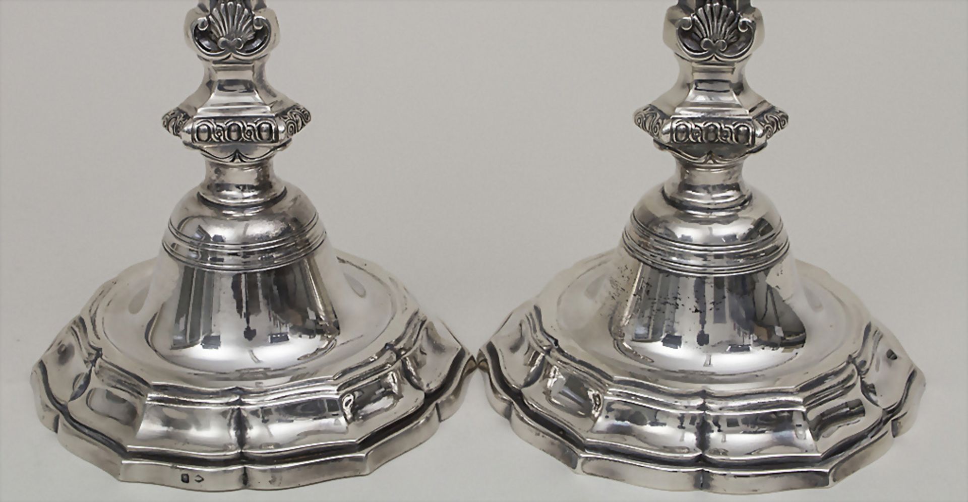 Paar Kerzenleuchter / A pair of silver candlesticks, Frankreich, um 1900 - Bild 3 aus 5