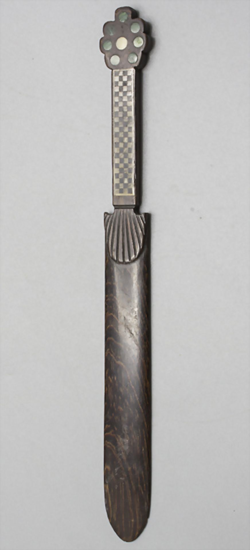 Schwert mit Intarsien als Brieföffner / A sword with inlays as letter opener, 19. Jh.