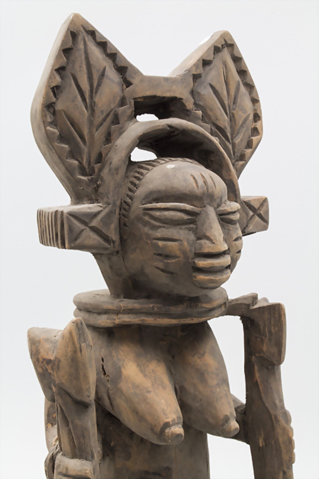 Stehende Youruba-Figur / A standing Yoruba figure, Nigeria - Bild 6 aus 7