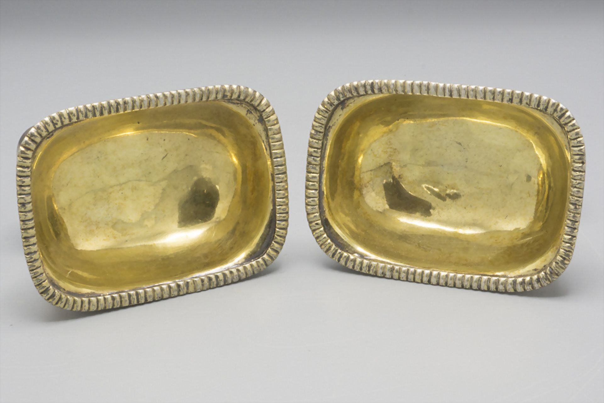 Paar Gewürzschälchen / Salieren / A pair of silver salt cellars, Louis Wollenweber, München, 1827 - Bild 3 aus 6