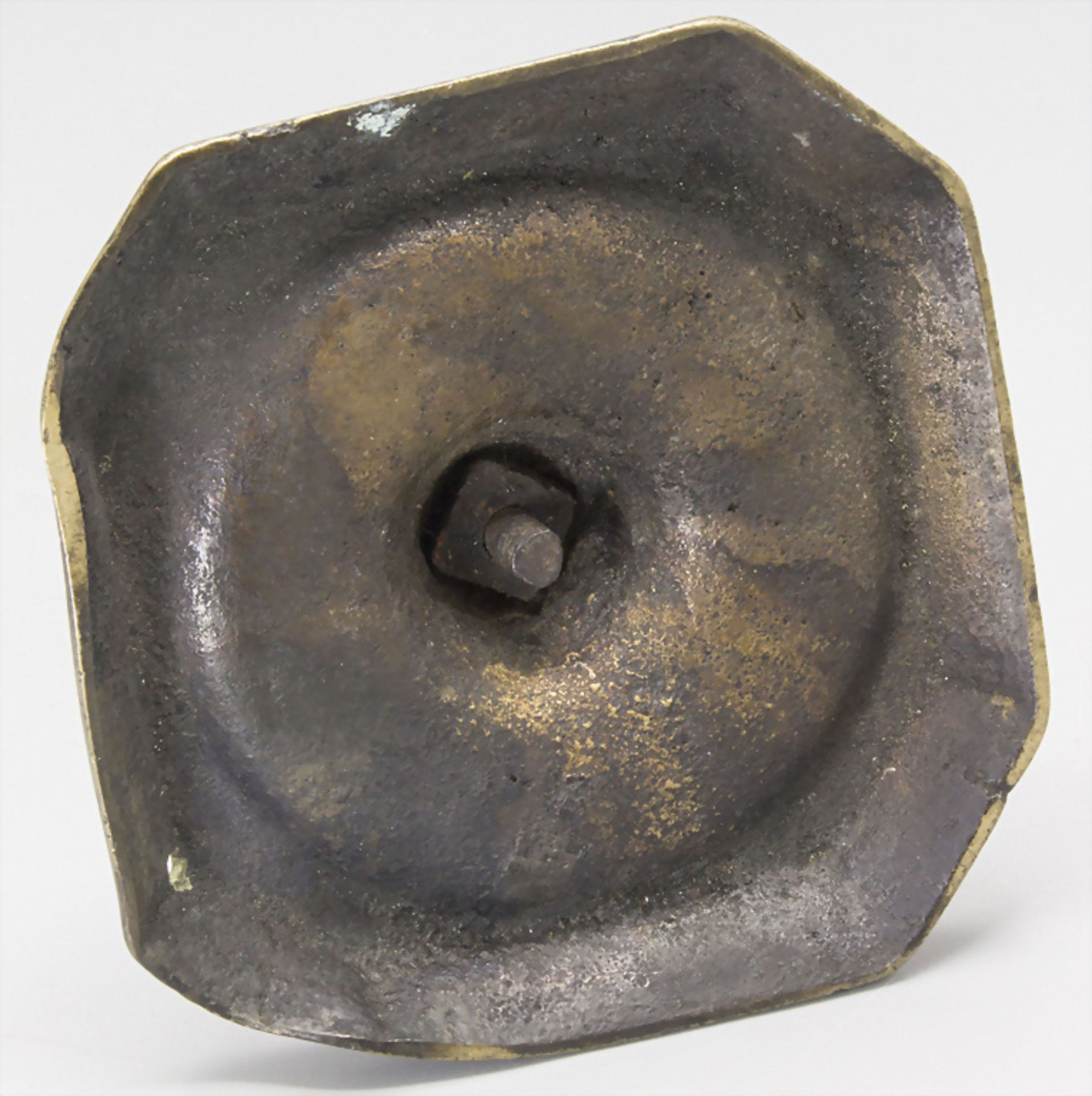 Bronze Kerzenleuchter / A bronze candlestick, wohl 16. / 17. Jh. - Bild 3 aus 3