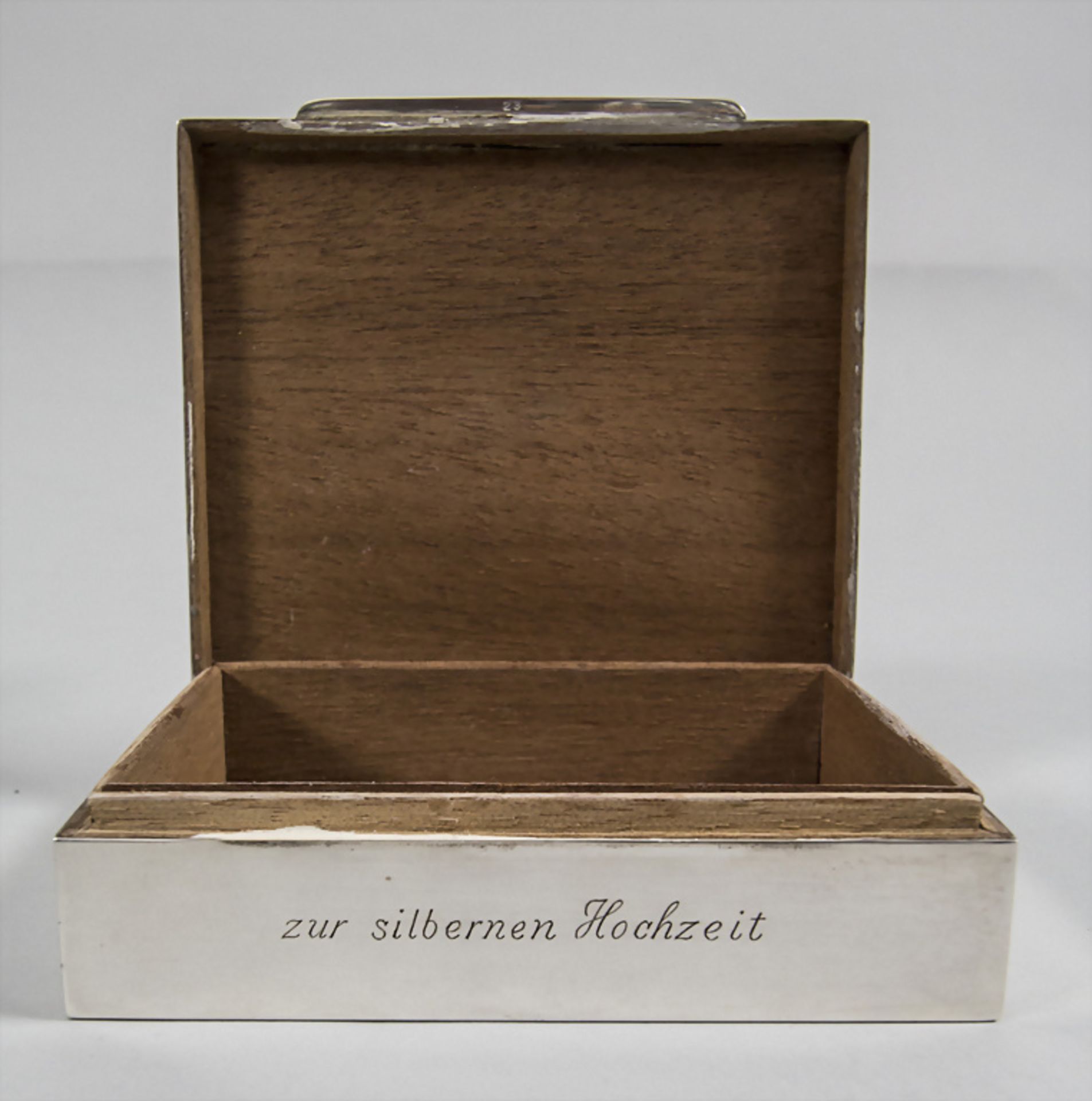 Zigarettendose / A silver cigarette box, Mitte 20. Jh. - Bild 3 aus 4