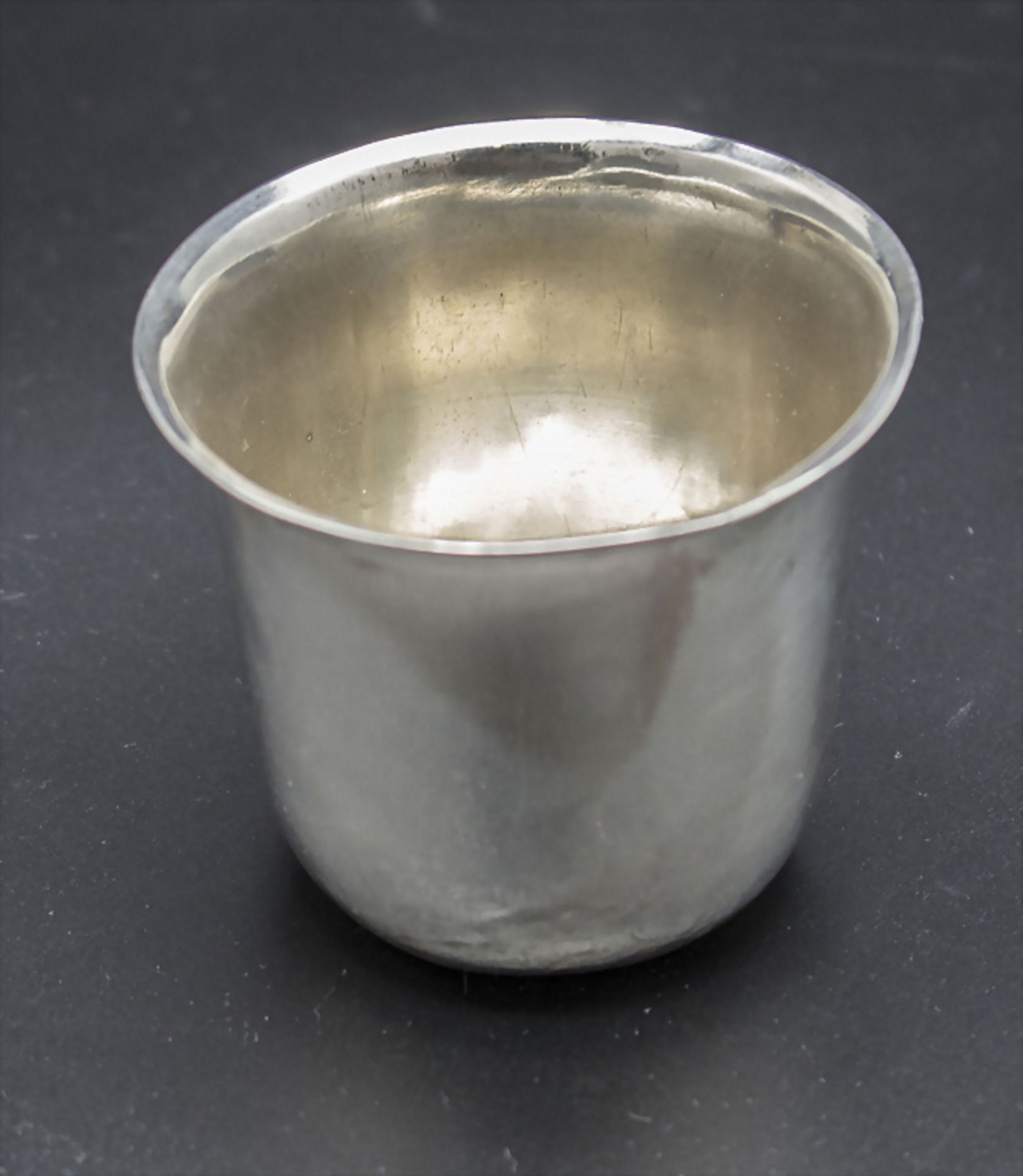 Faustbecher / A silver beaker / Une timbale en argent, Frankreich, Provinz, 1798-1809 - Bild 2 aus 3