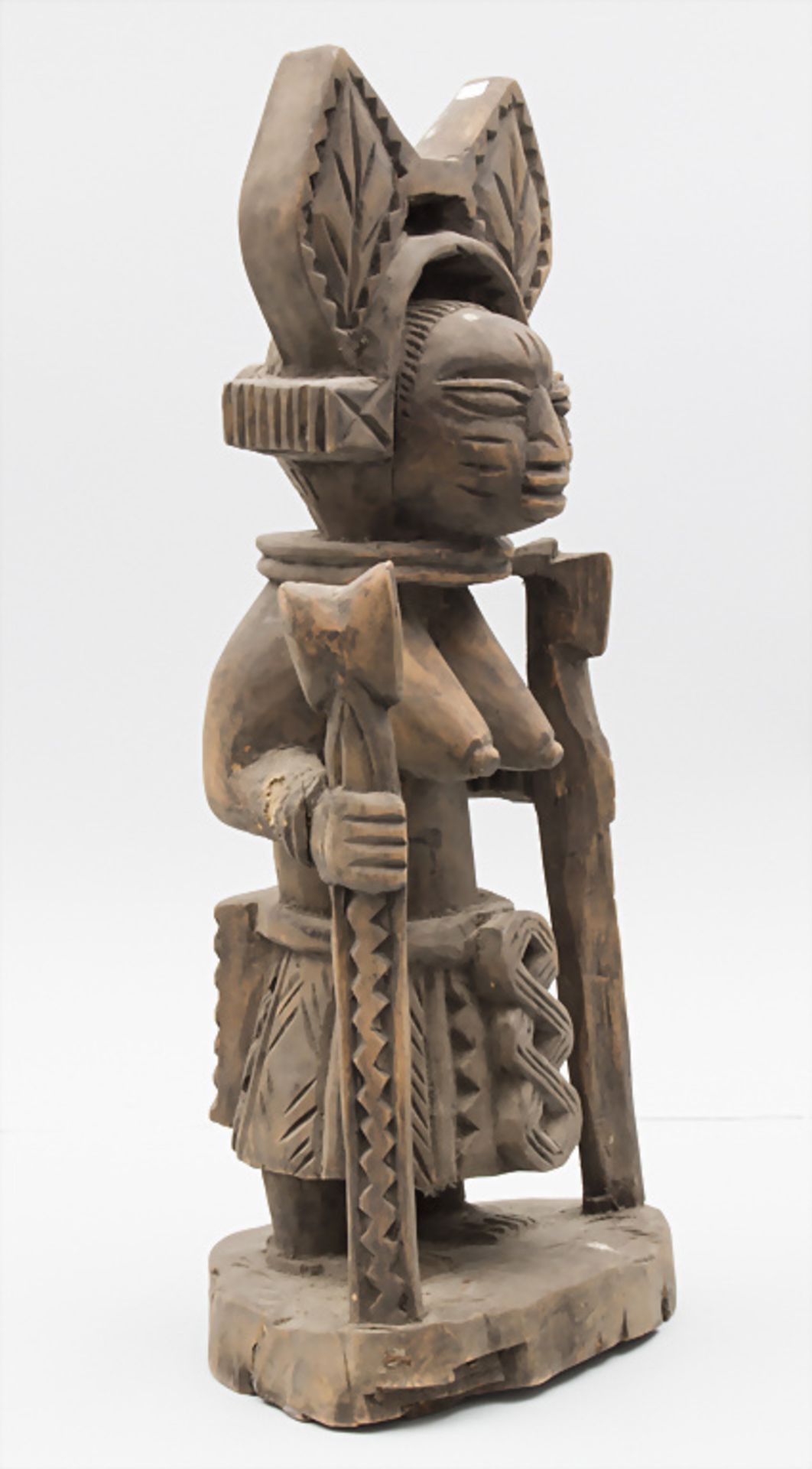 Stehende Youruba-Figur / A standing Yoruba figure, Nigeria - Bild 5 aus 7