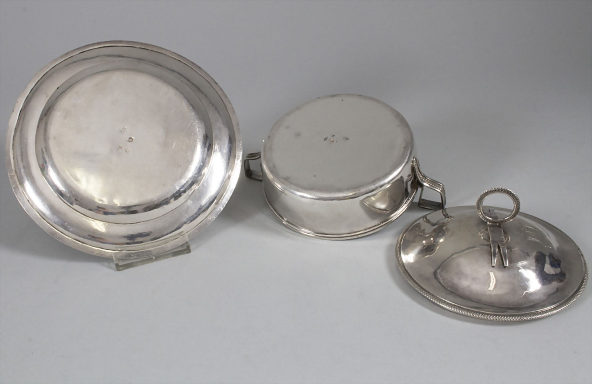 Legumier auf Présentoir / Wöchnerinnenschüssel / Ecuelle / A silver tureen, Picque veuve ... - Bild 5 aus 9