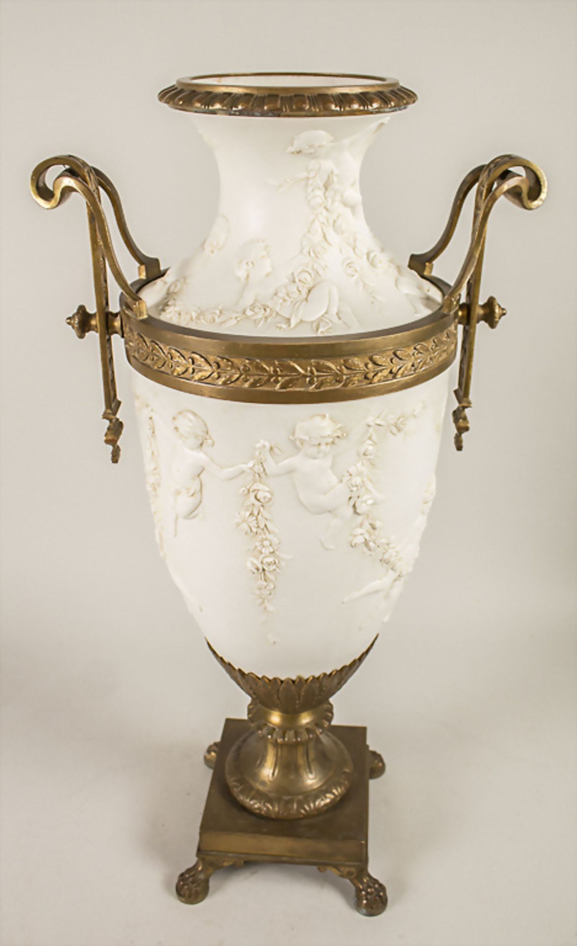 Große Empire Henkel-Prunkvase / A large Empire splendid vase with handles, wohl Sèvres, 19. Jh.