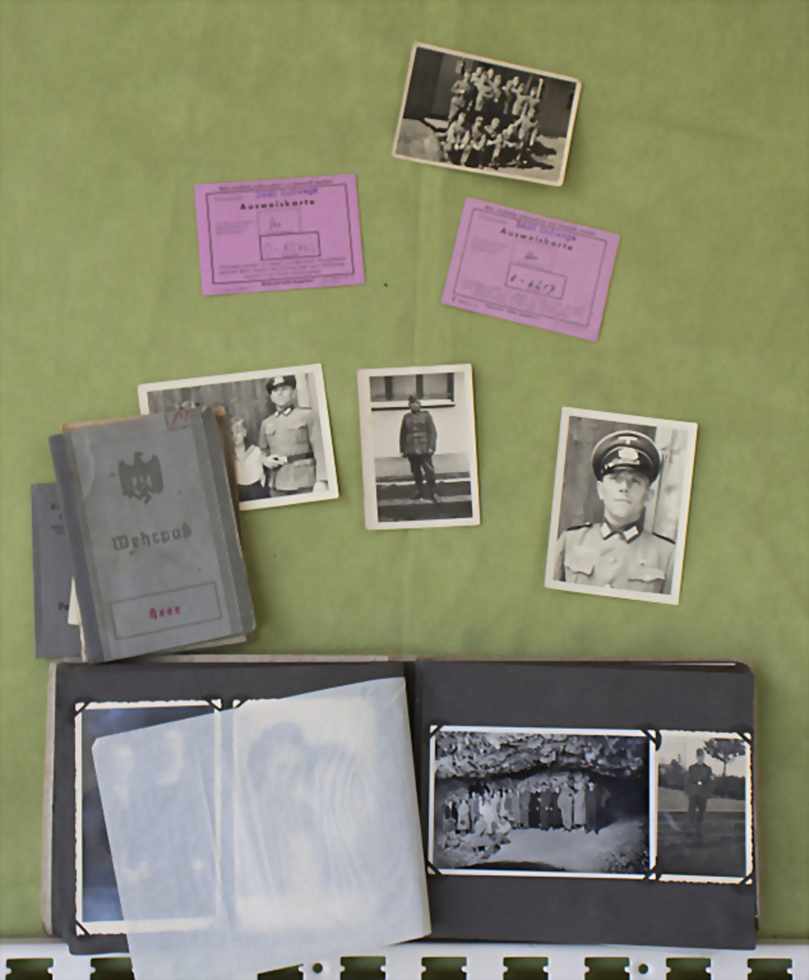 Zusammengehöriger Nachlass Fotografien und Dokumente eines Wehrmachtssoldaten, WK II