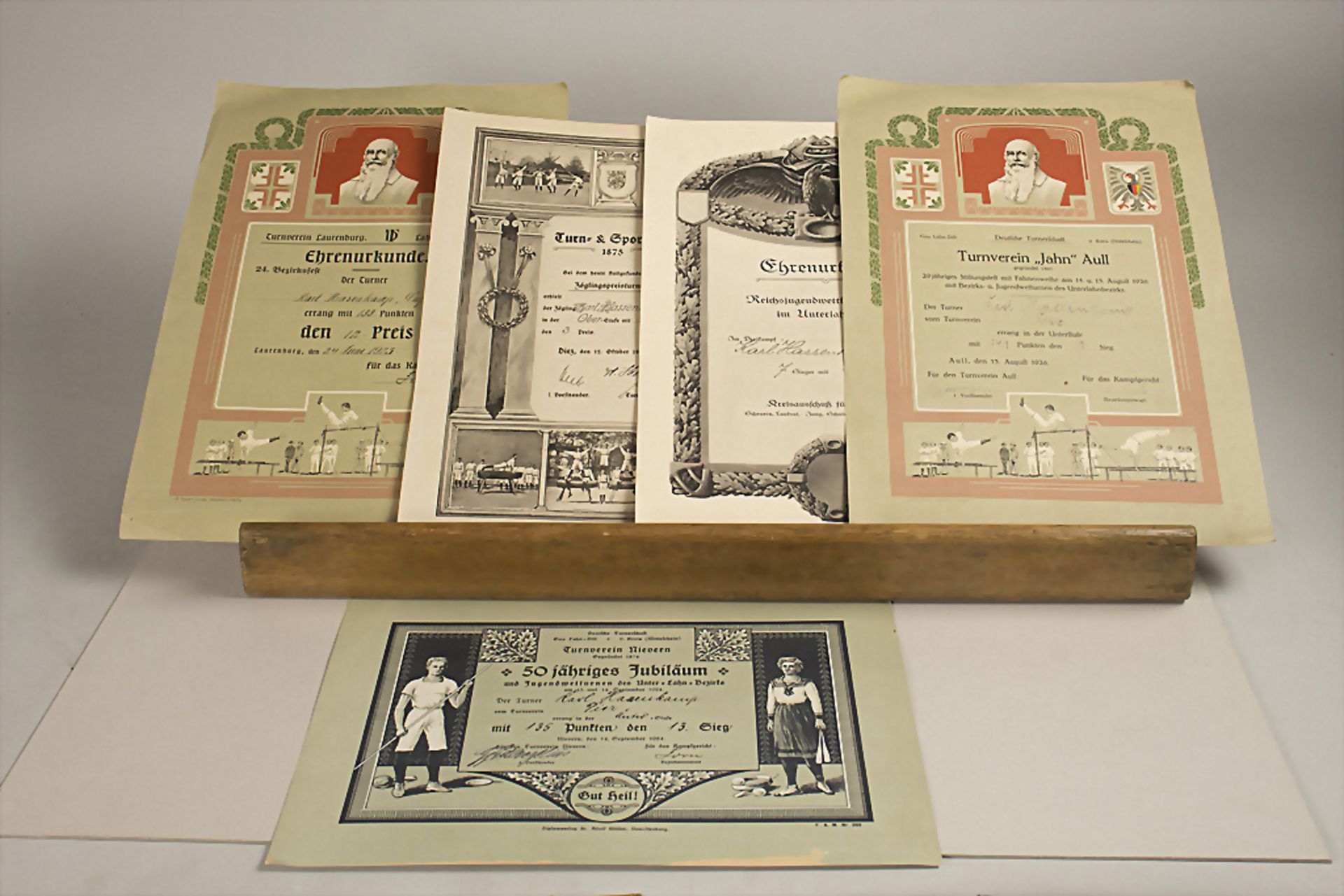 Sammlung von fünf Sport-Urkunden, um 1925